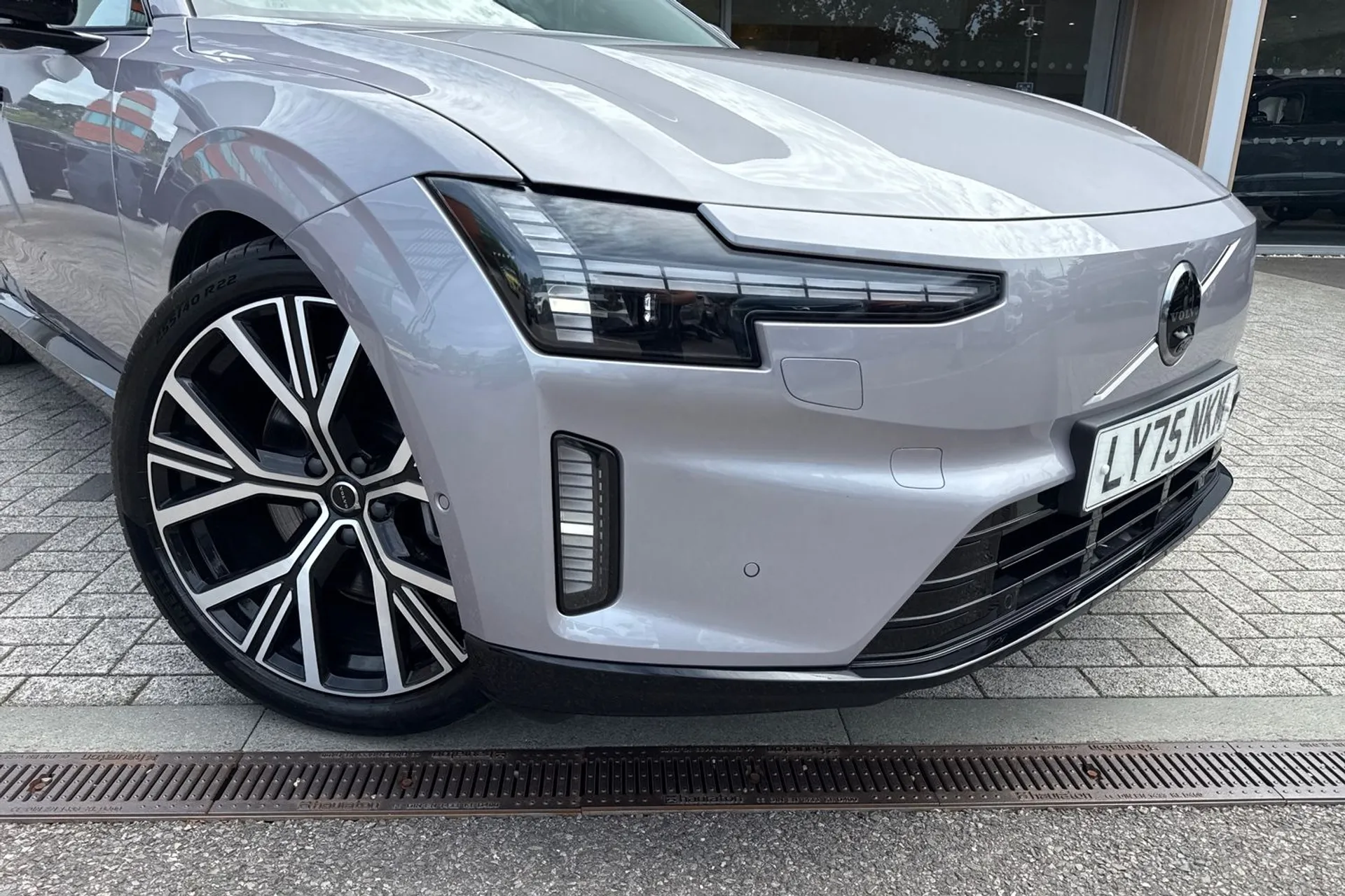 Volvo ES90 thumbnail image number 7