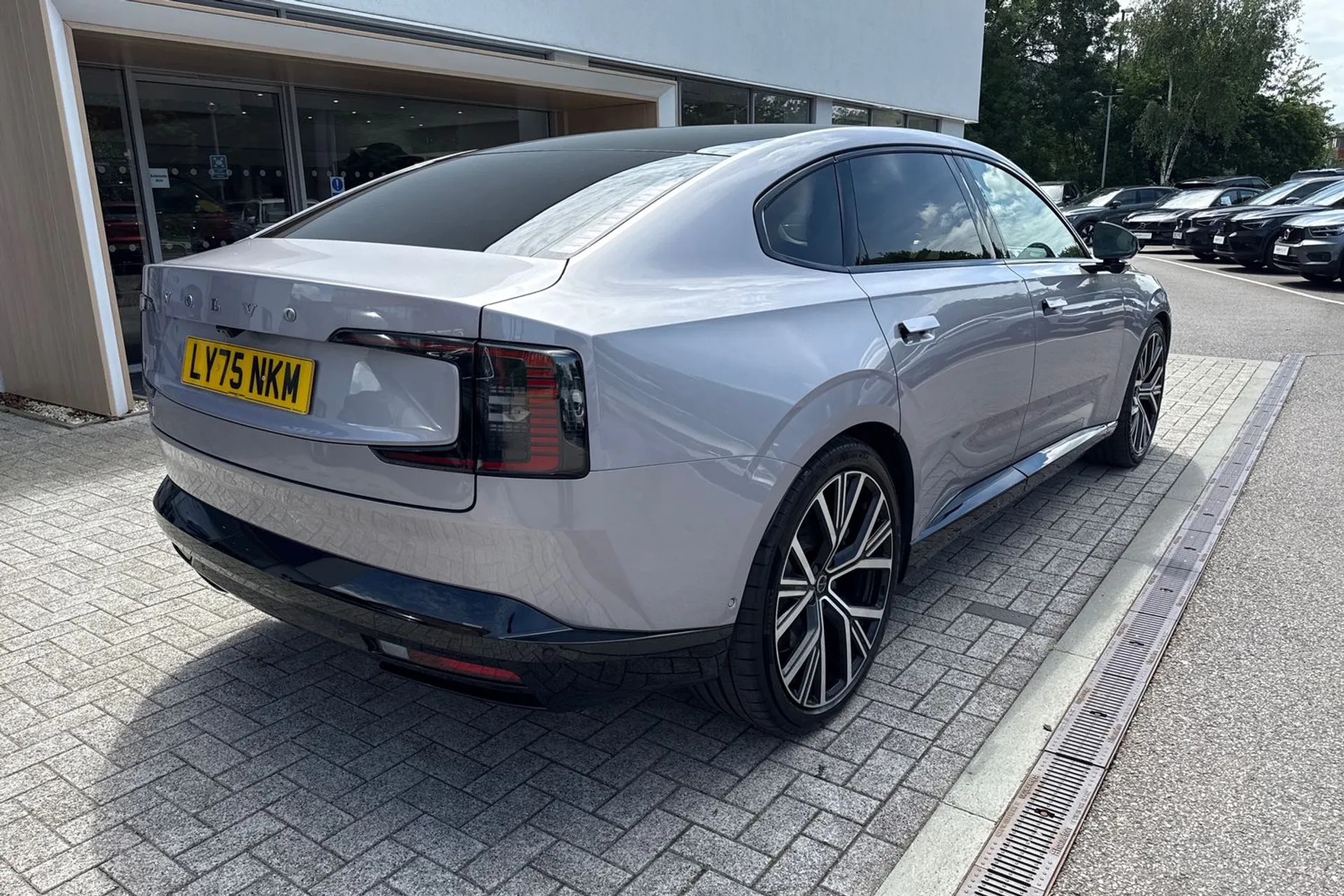 Volvo ES90 thumbnail image number 8