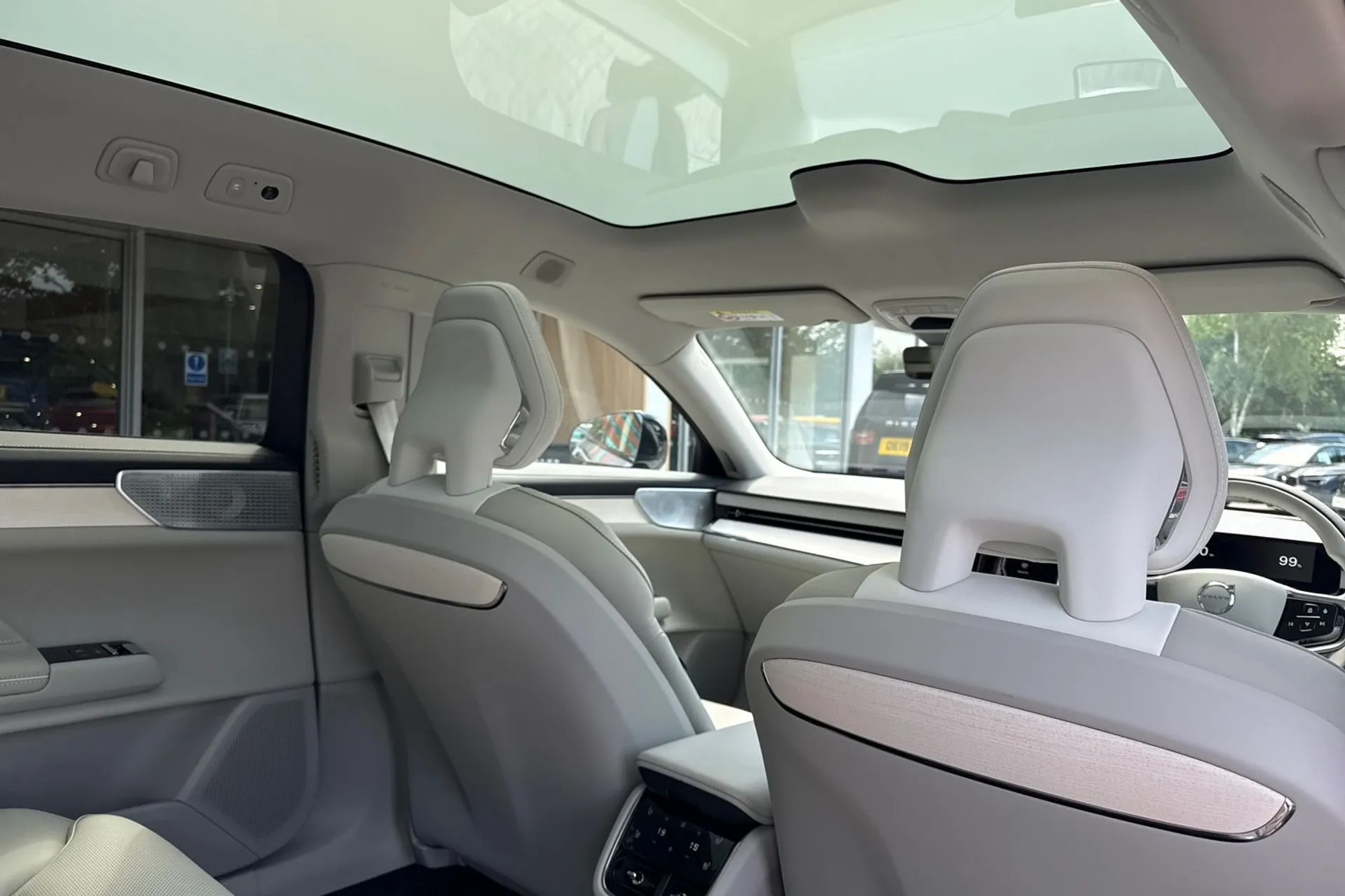 Volvo ES90 thumbnail image number 24