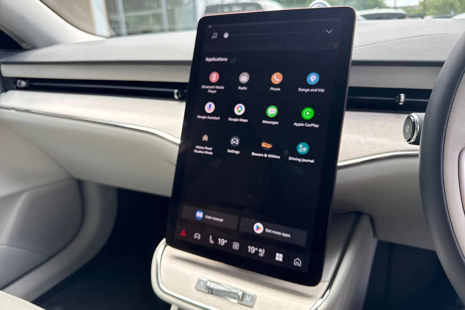 Volvo ES90 thumbnail image number 41