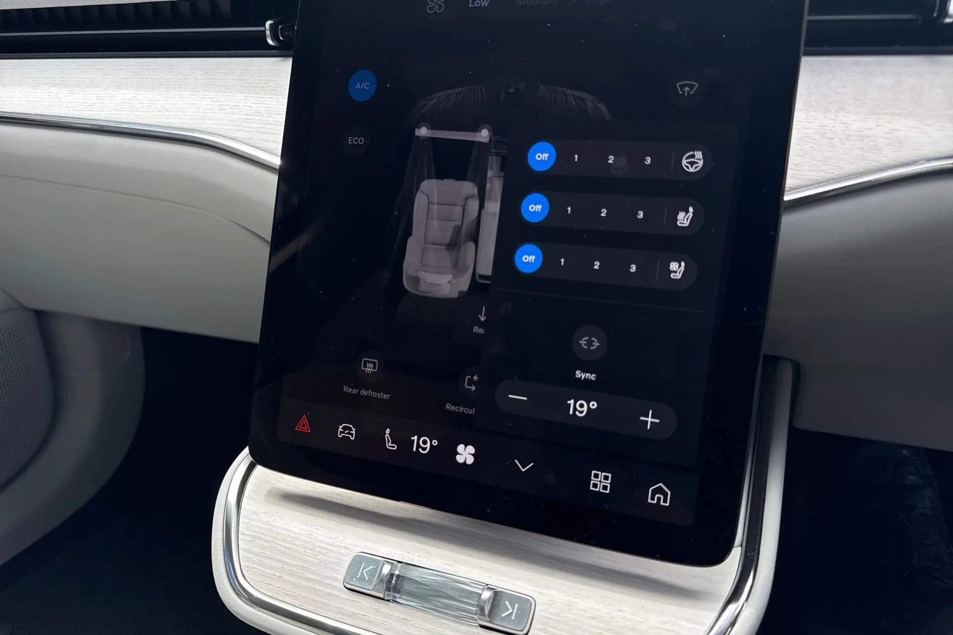 Volvo ES90 thumbnail image number 40