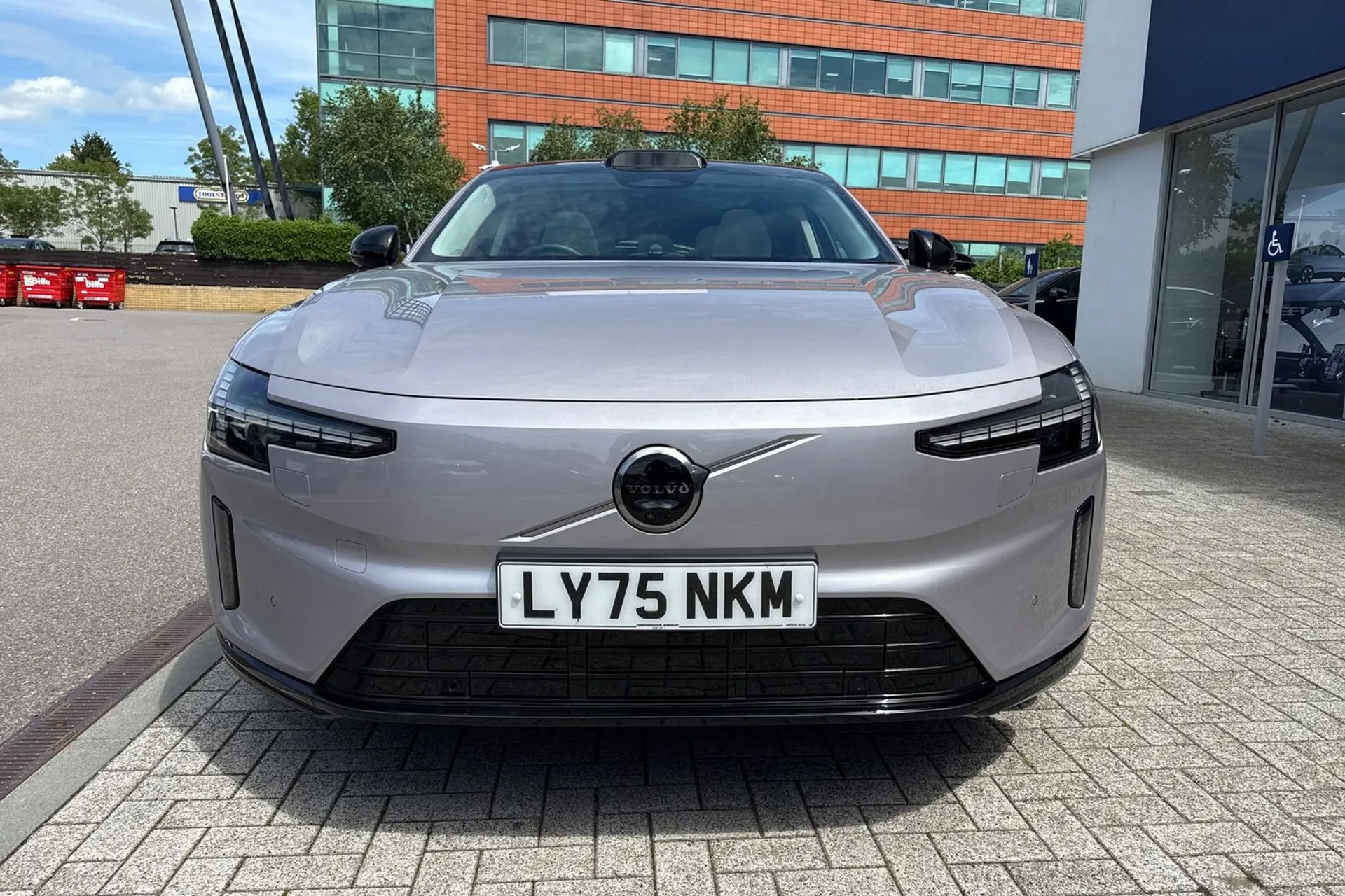 Volvo ES90 thumbnail image number 13