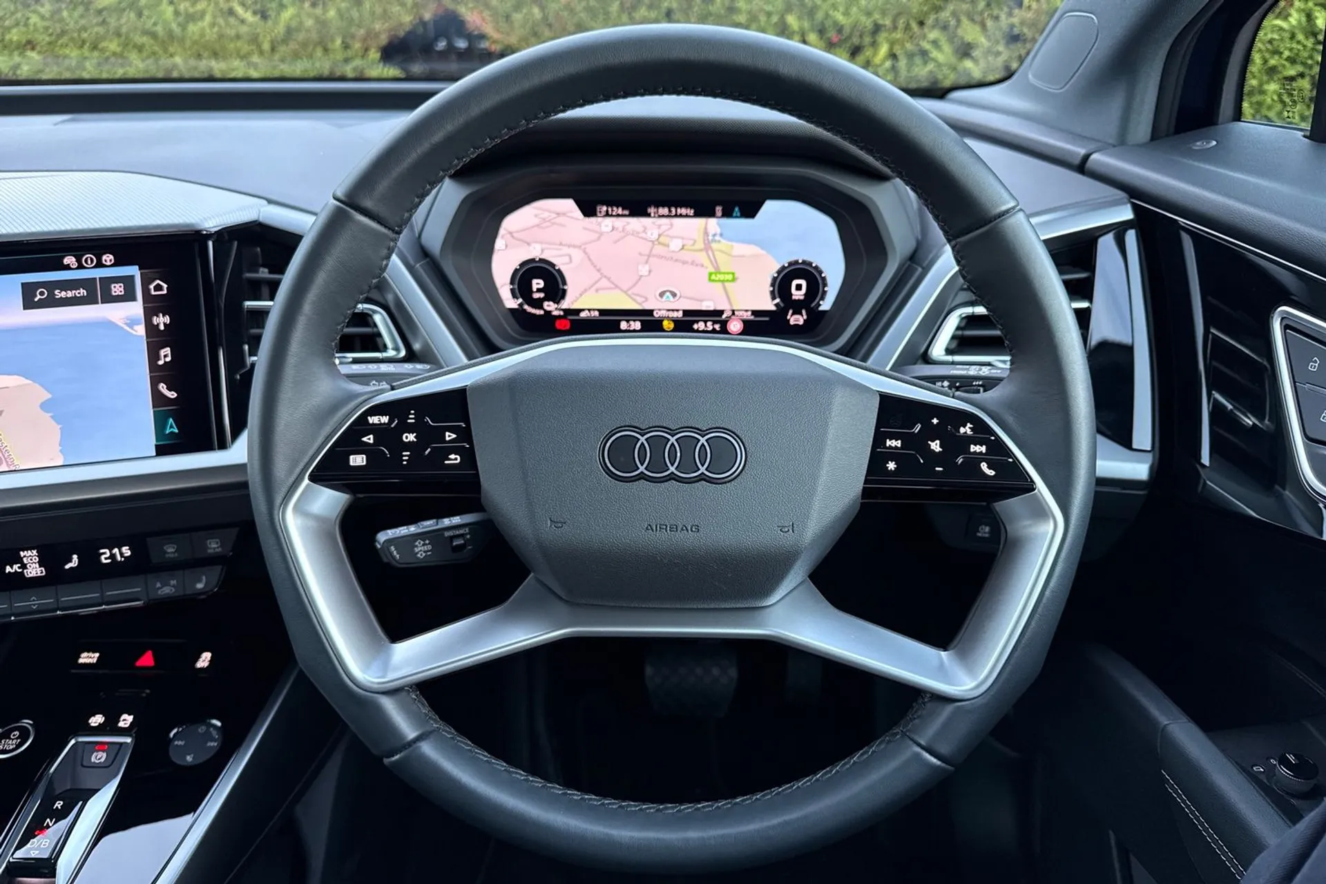 Audi Q4 thumbnail image number 7