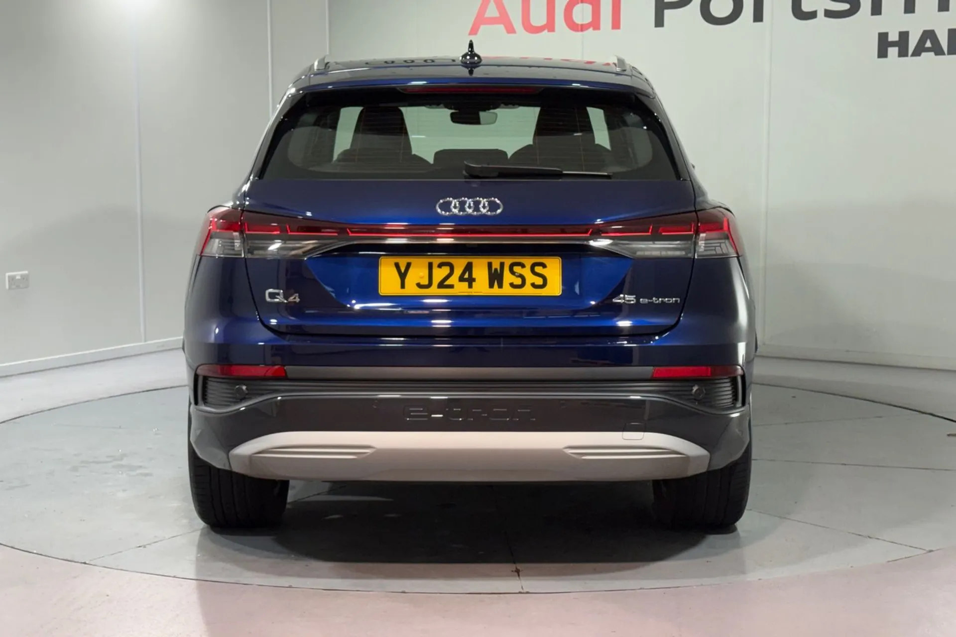 Audi Q4 thumbnail image number 15