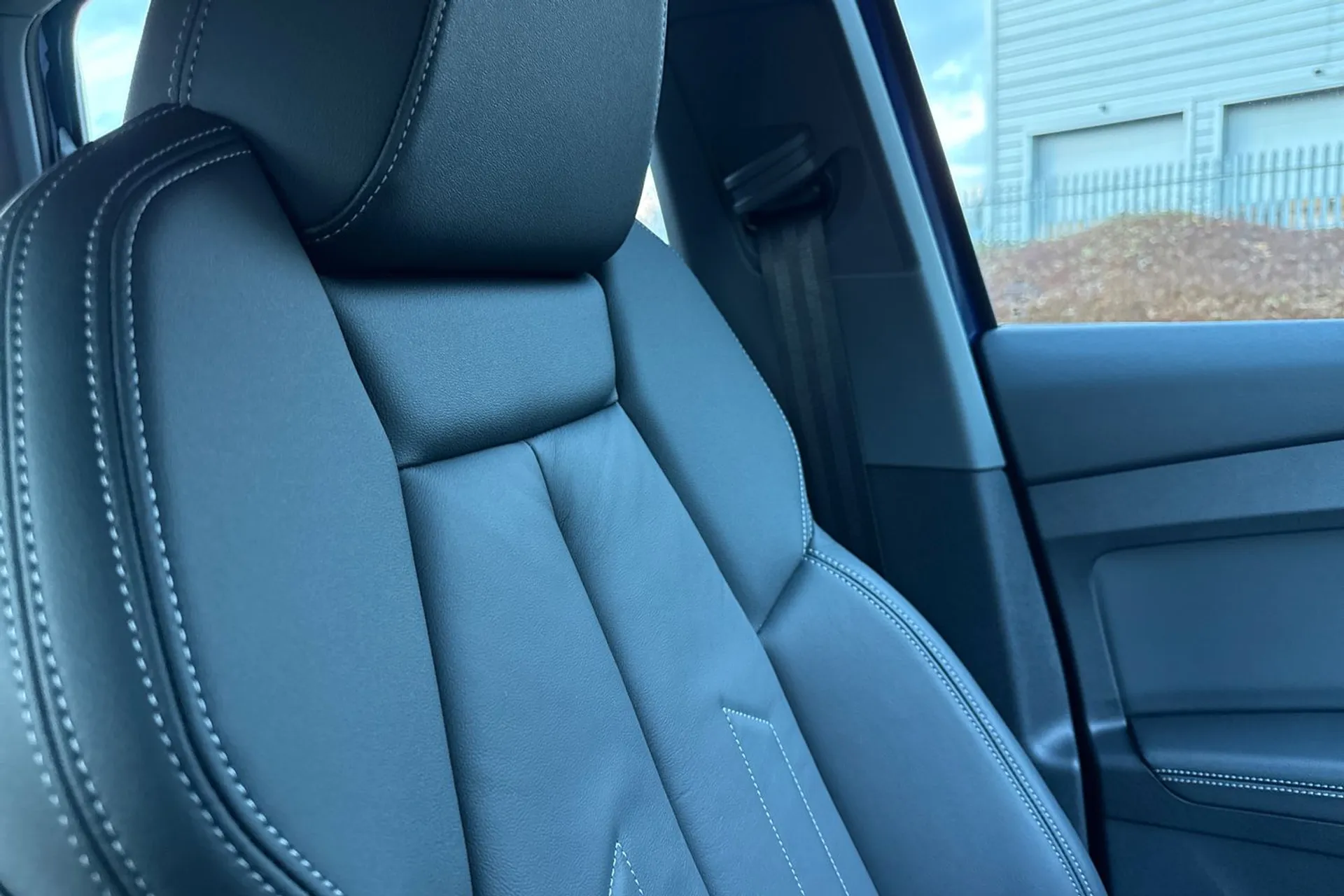 Audi Q4 thumbnail image number 28