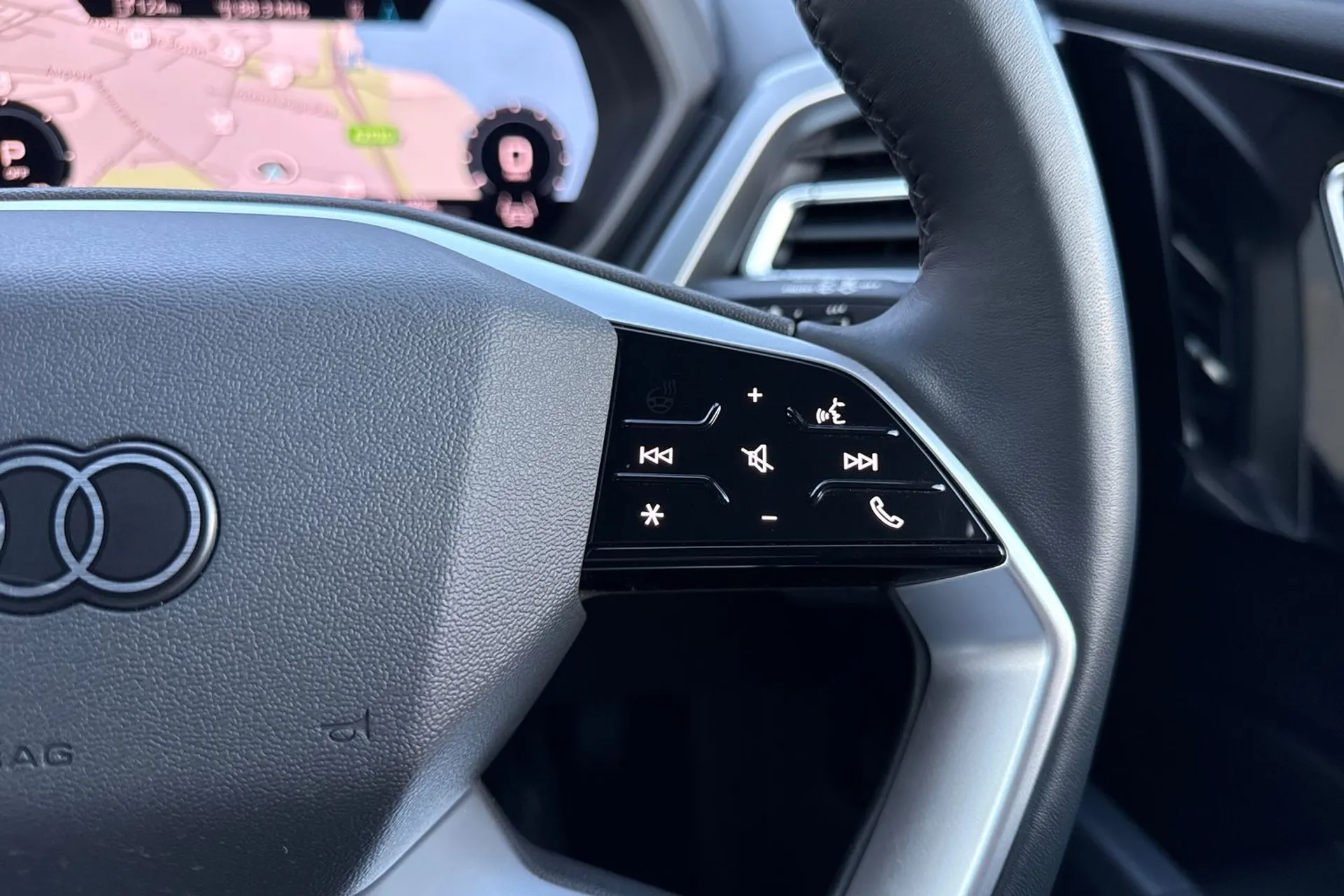 Audi Q4 thumbnail image number 33