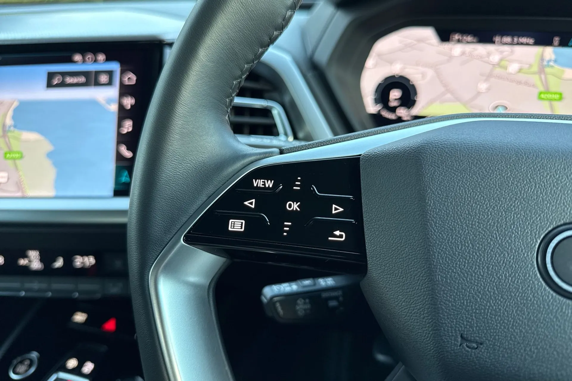 Audi Q4 thumbnail image number 32