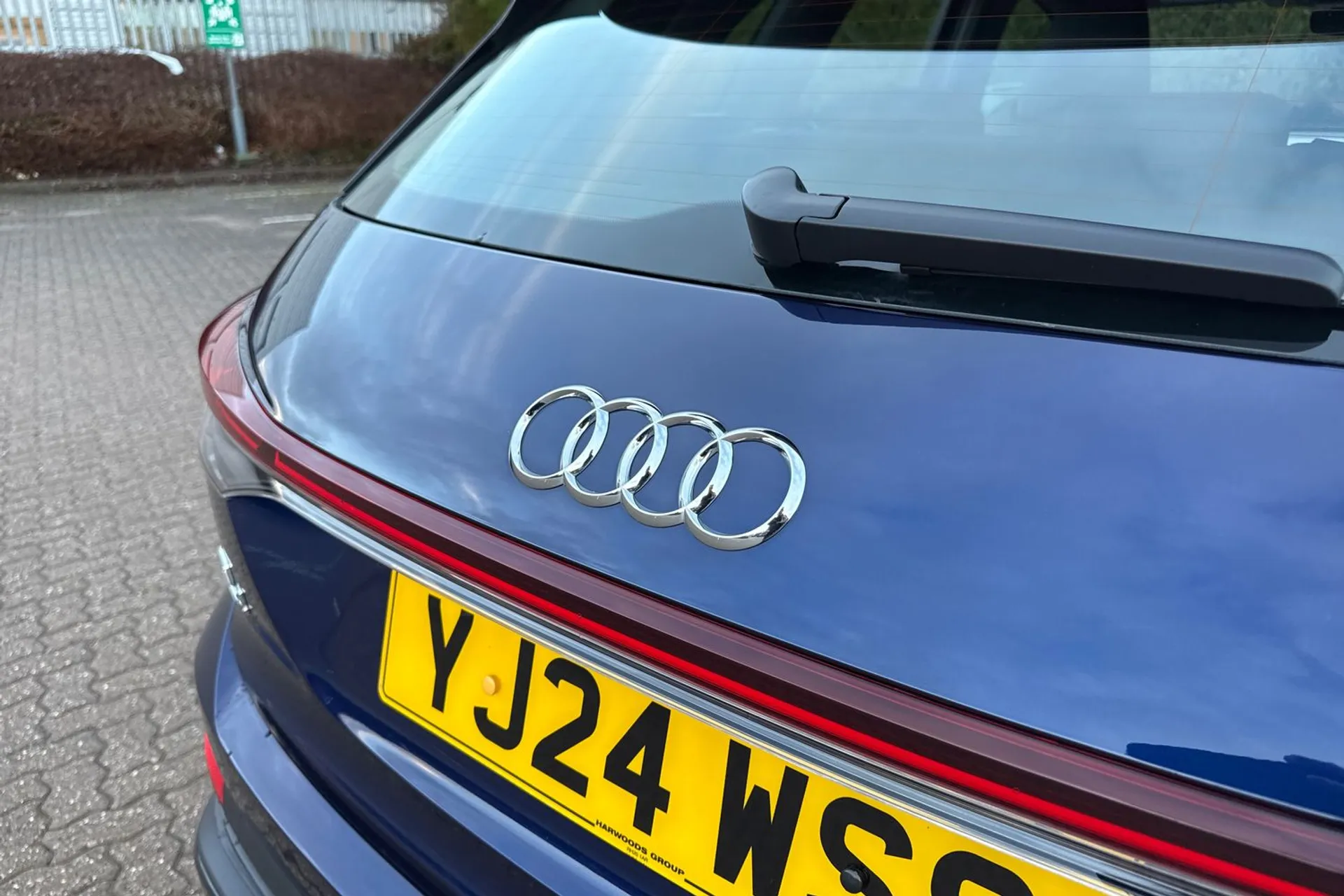 Audi Q4 thumbnail image number 35