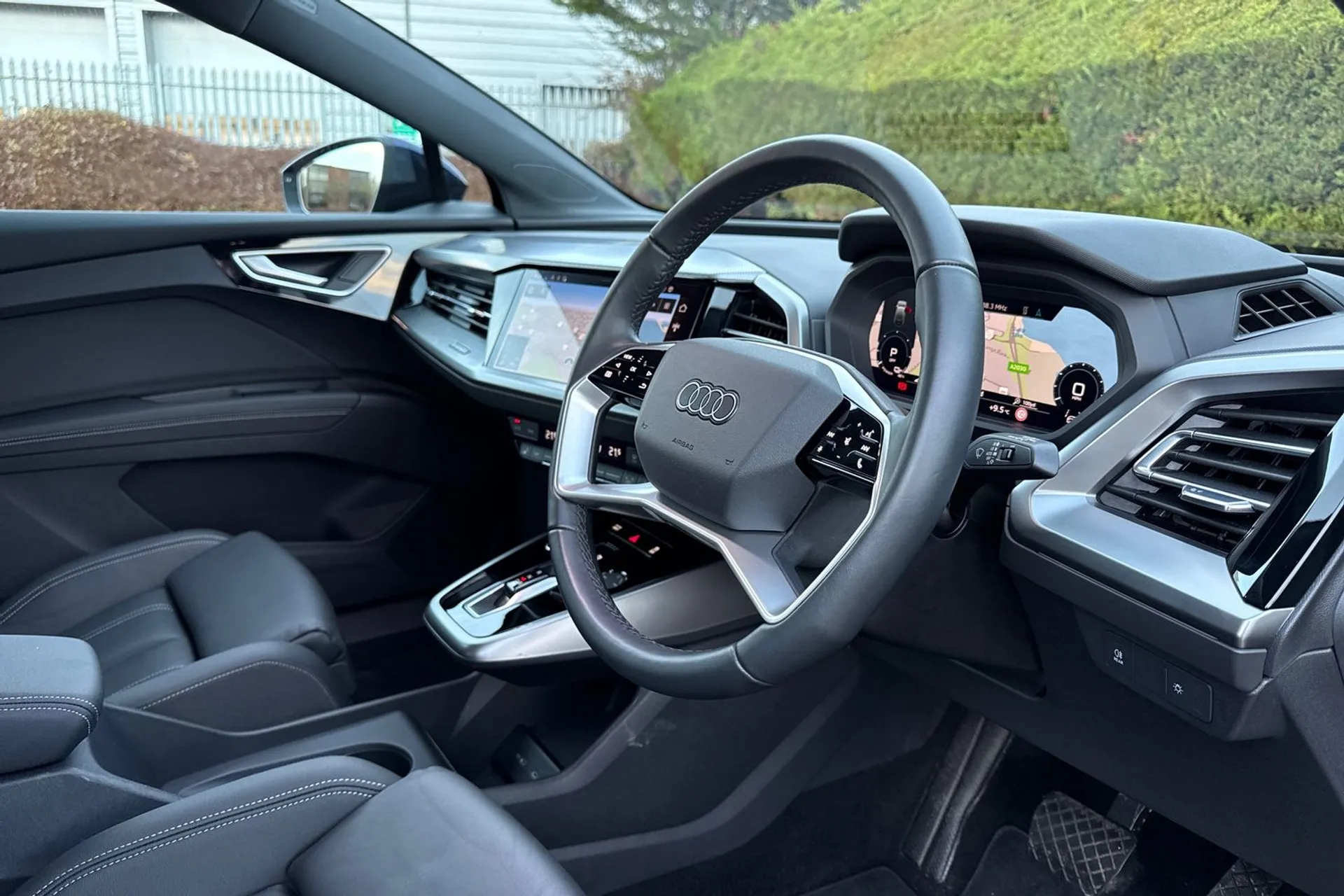 Audi Q4 thumbnail image number 25