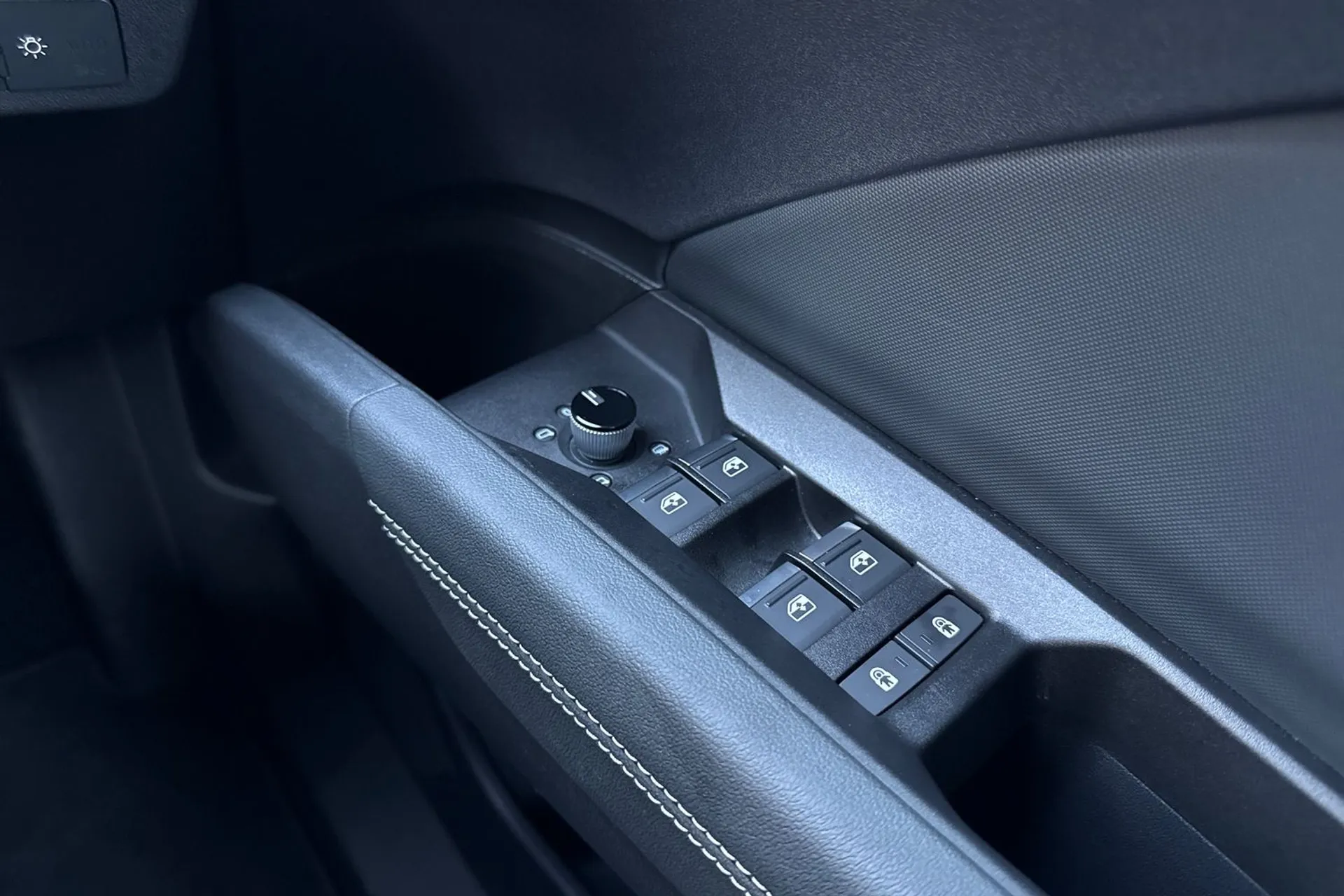 Audi Q4 thumbnail image number 24