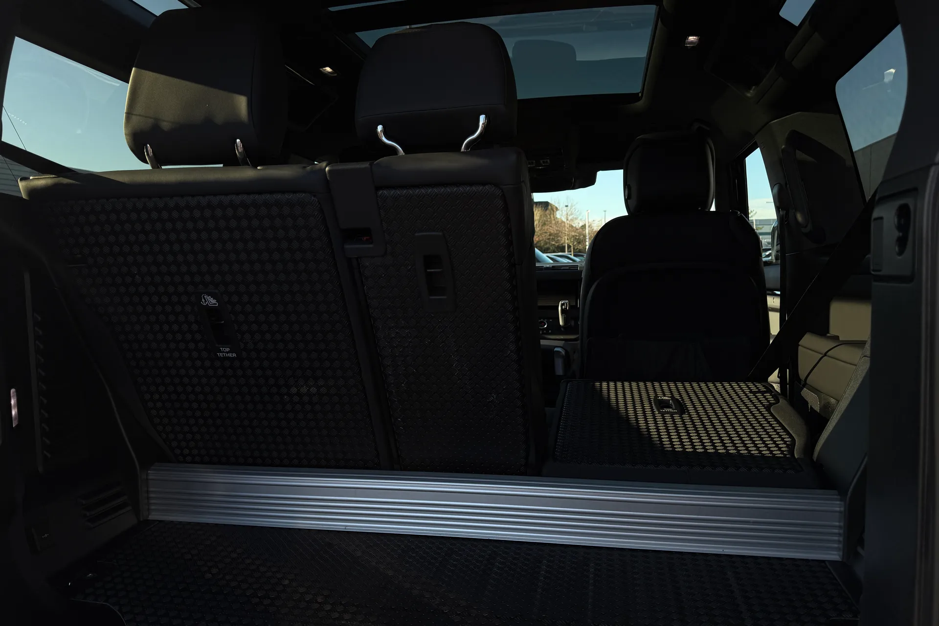 LAND ROVER DEFENDER thumbnail image number 33