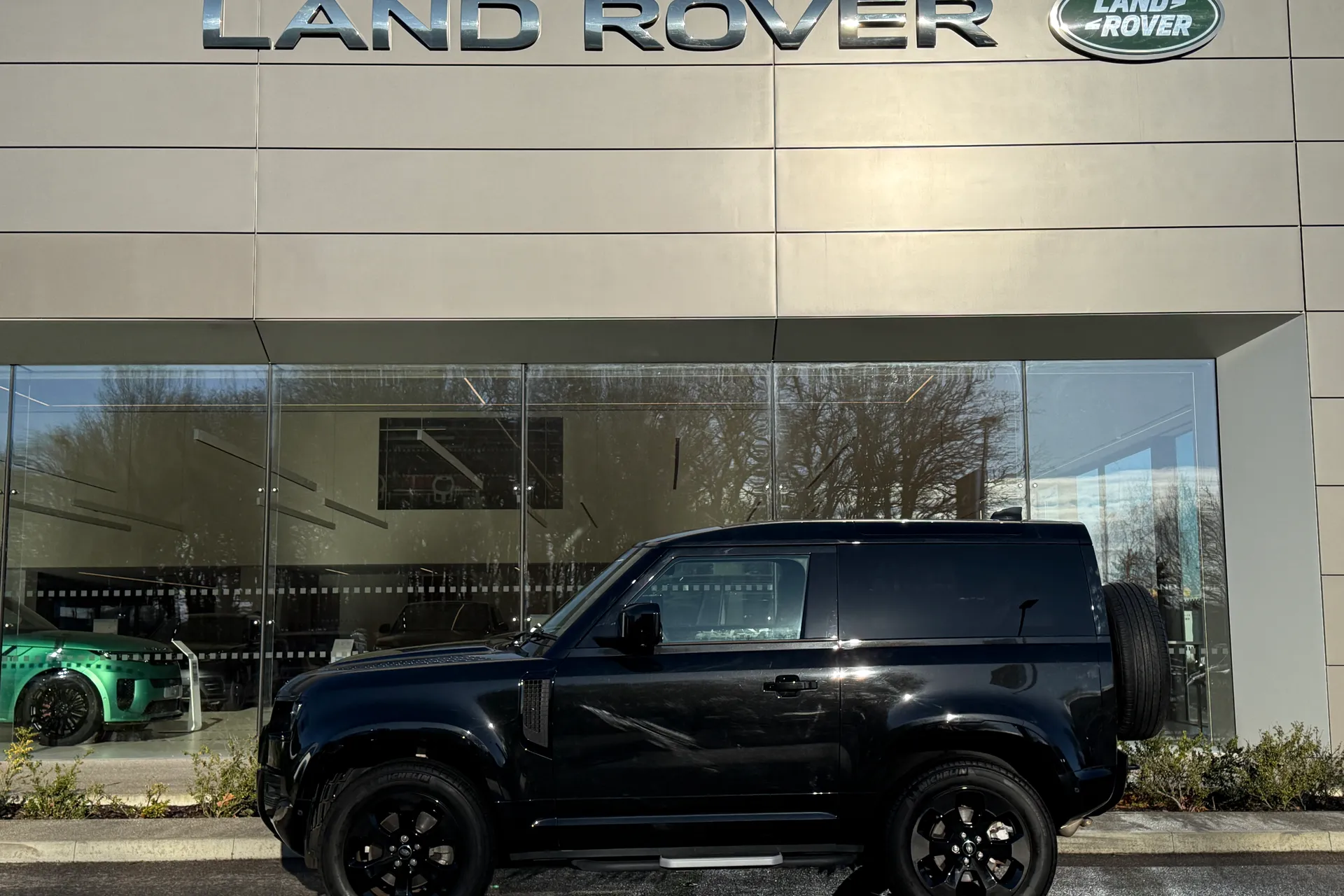 LAND ROVER DEFENDER thumbnail image number 11