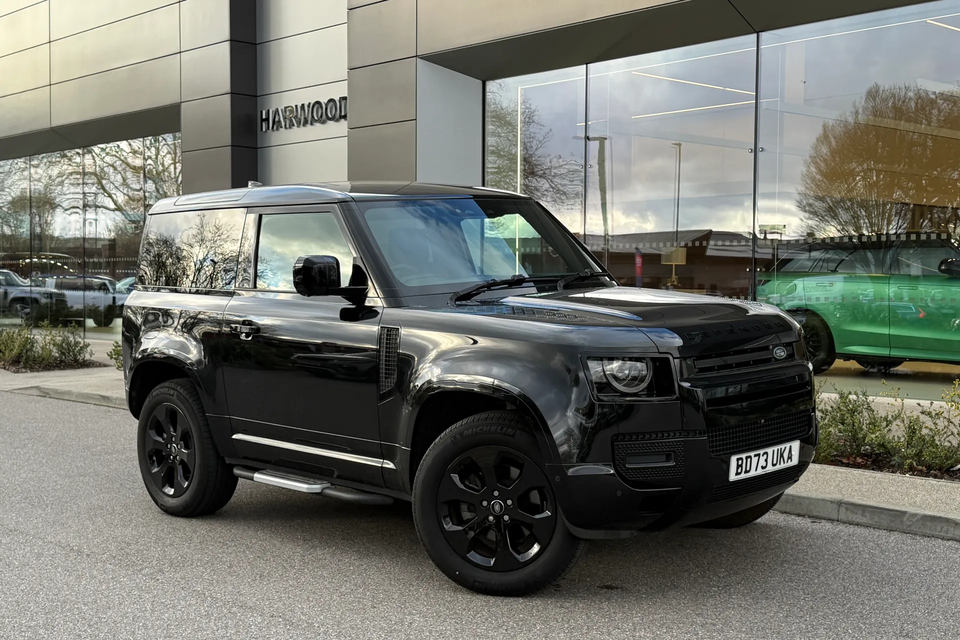 LAND ROVER DEFENDER focused image