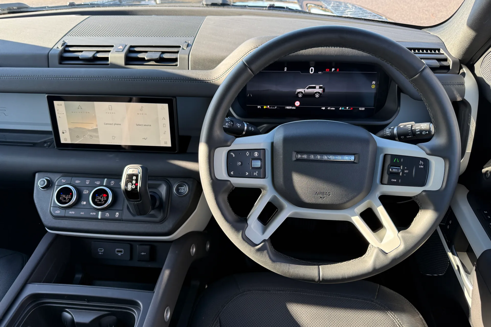 LAND ROVER DEFENDER thumbnail image number 22