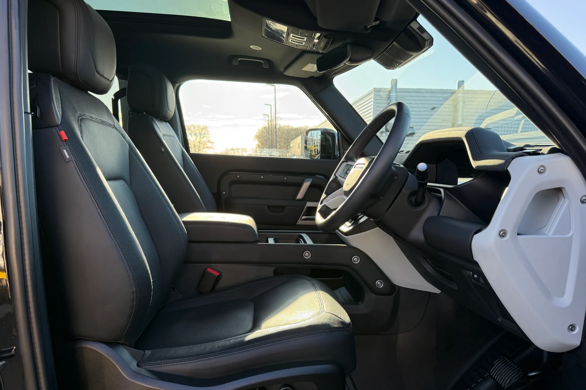 LAND ROVER DEFENDER thumbnail image number 37