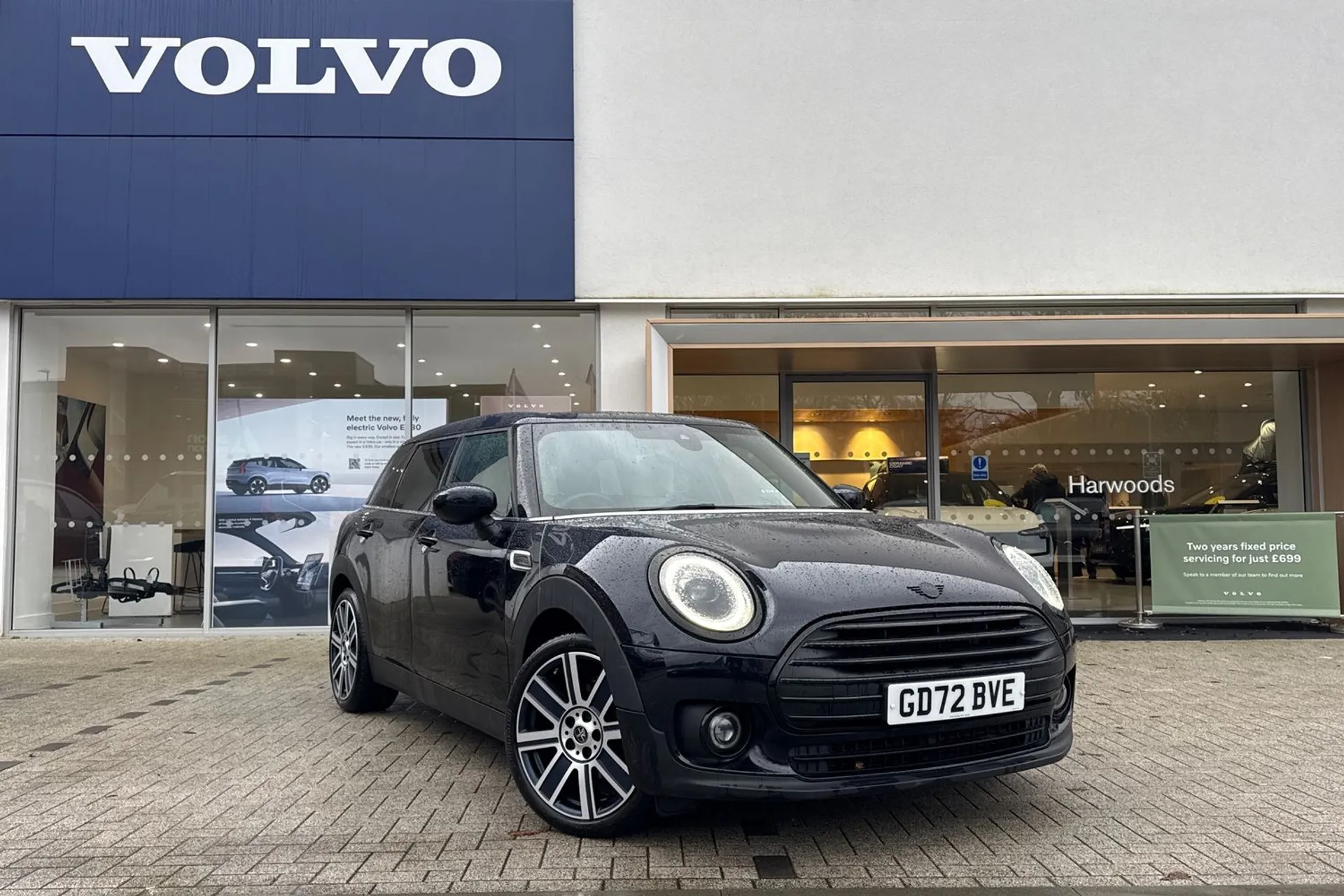 MINI CLUBMAN focused image