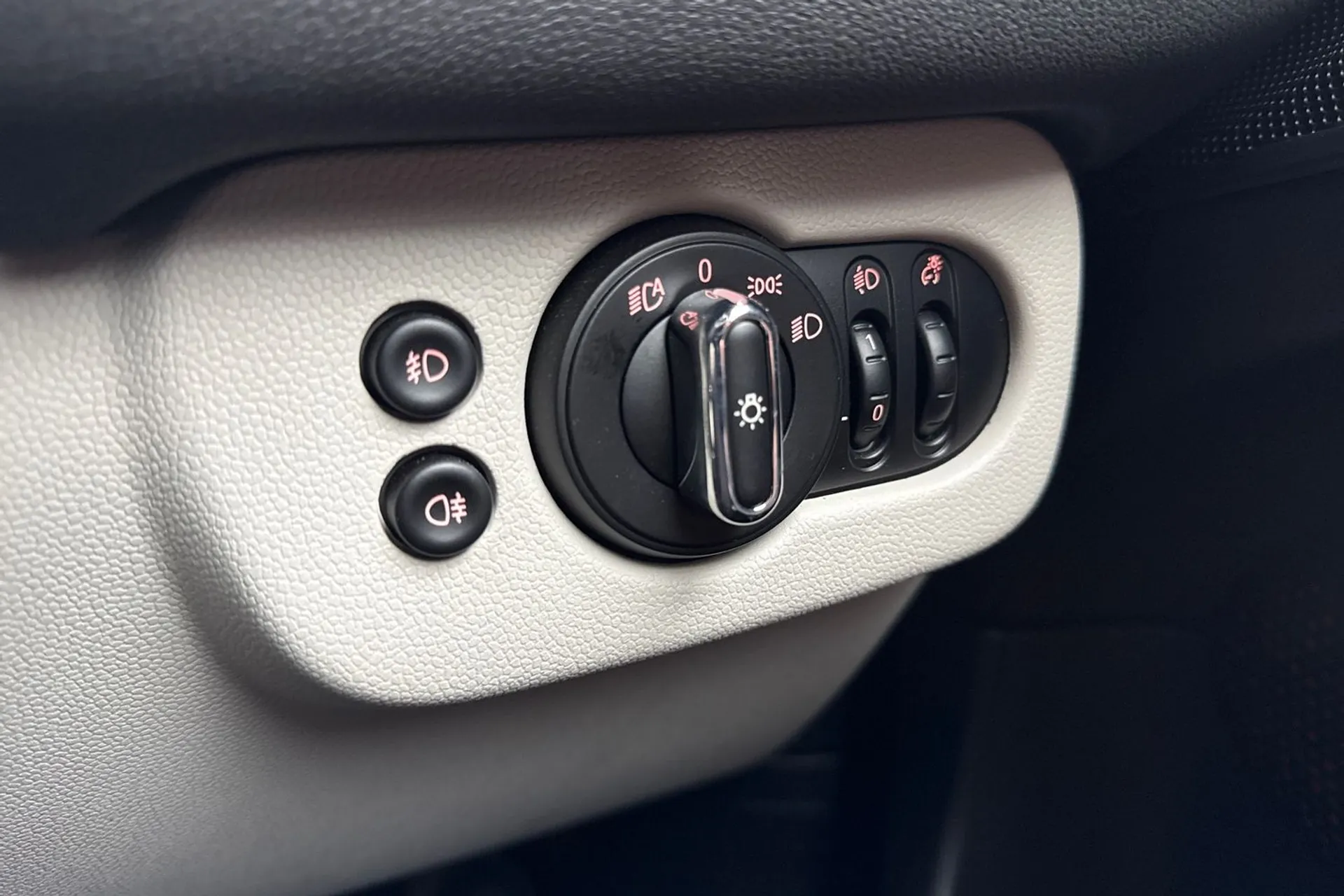 MINI CLUBMAN thumbnail image number 41