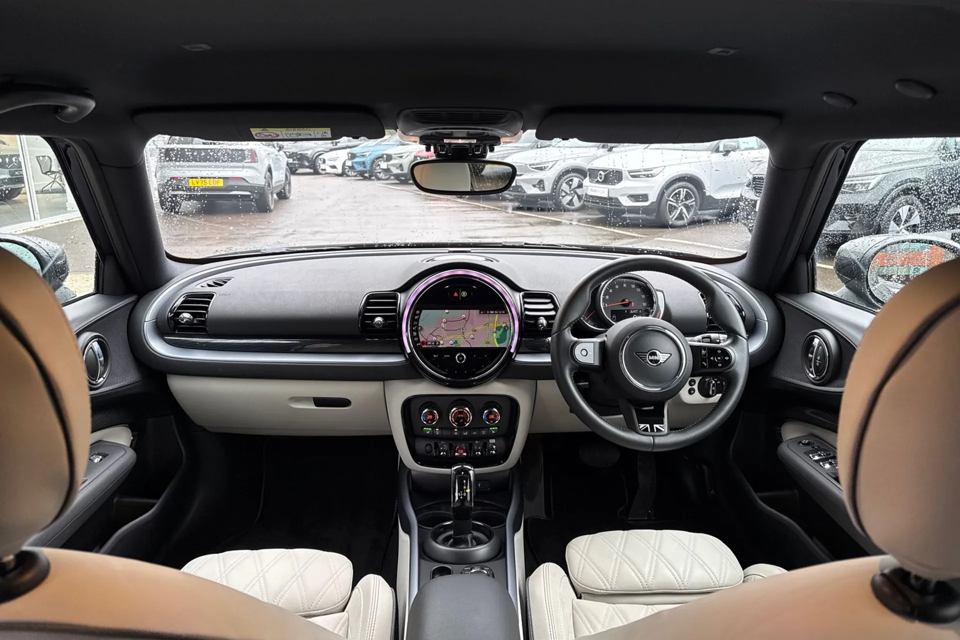 MINI CLUBMAN thumbnail image number 3