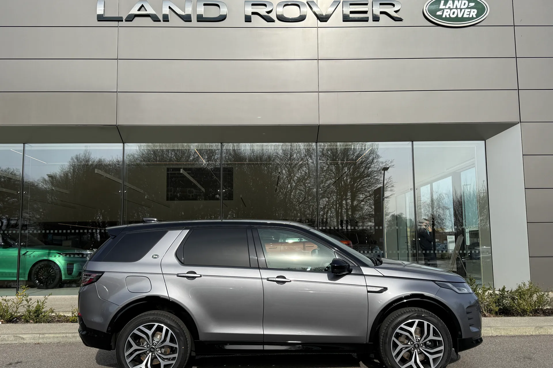 LAND ROVER DISCOVERY SPORT thumbnail image number 2