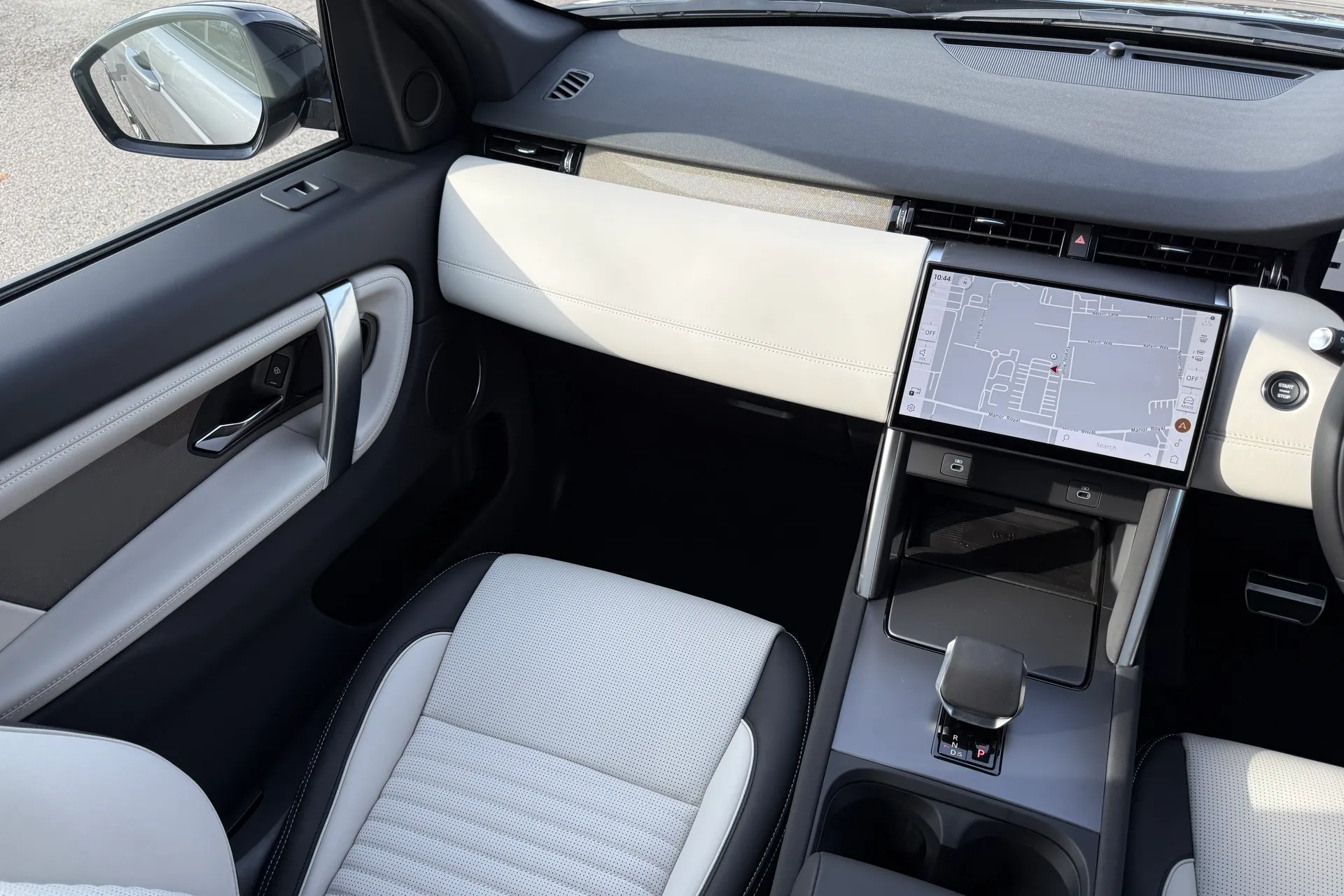 LAND ROVER DISCOVERY SPORT thumbnail image number 16