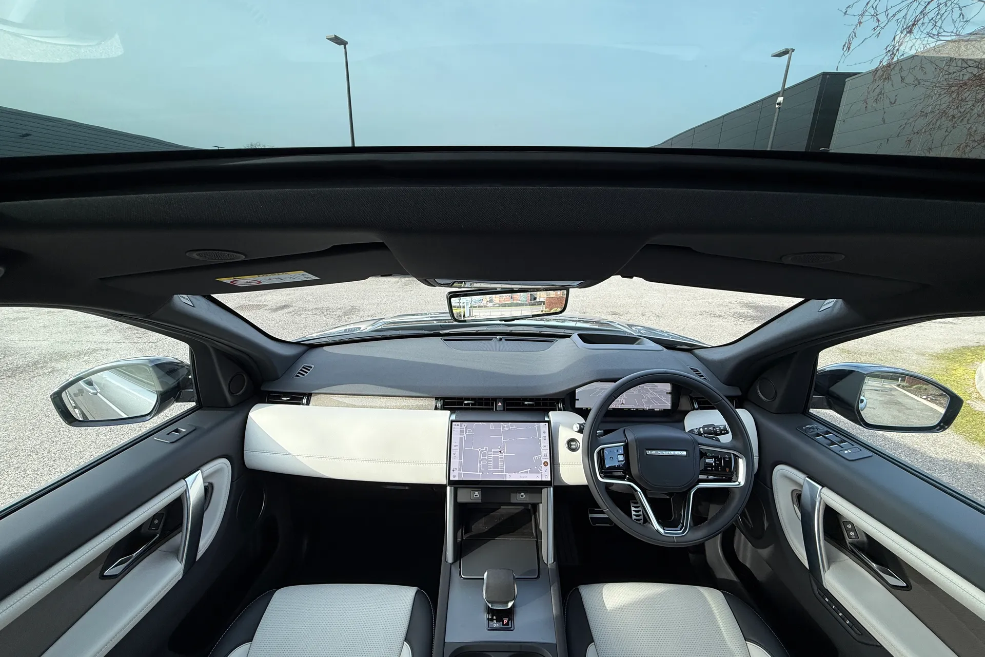 LAND ROVER DISCOVERY SPORT thumbnail image number 3