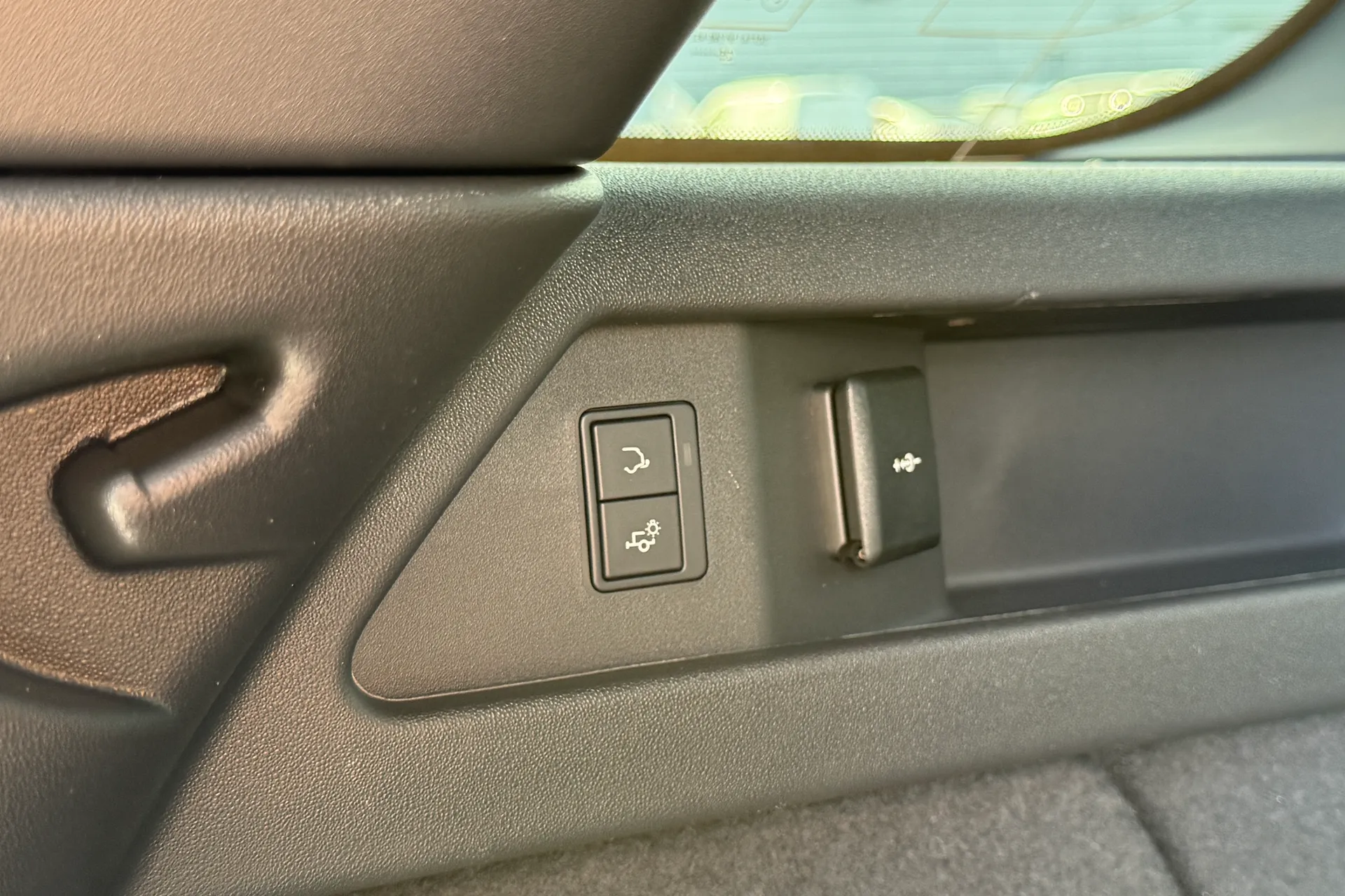 LAND ROVER DISCOVERY SPORT thumbnail image number 29