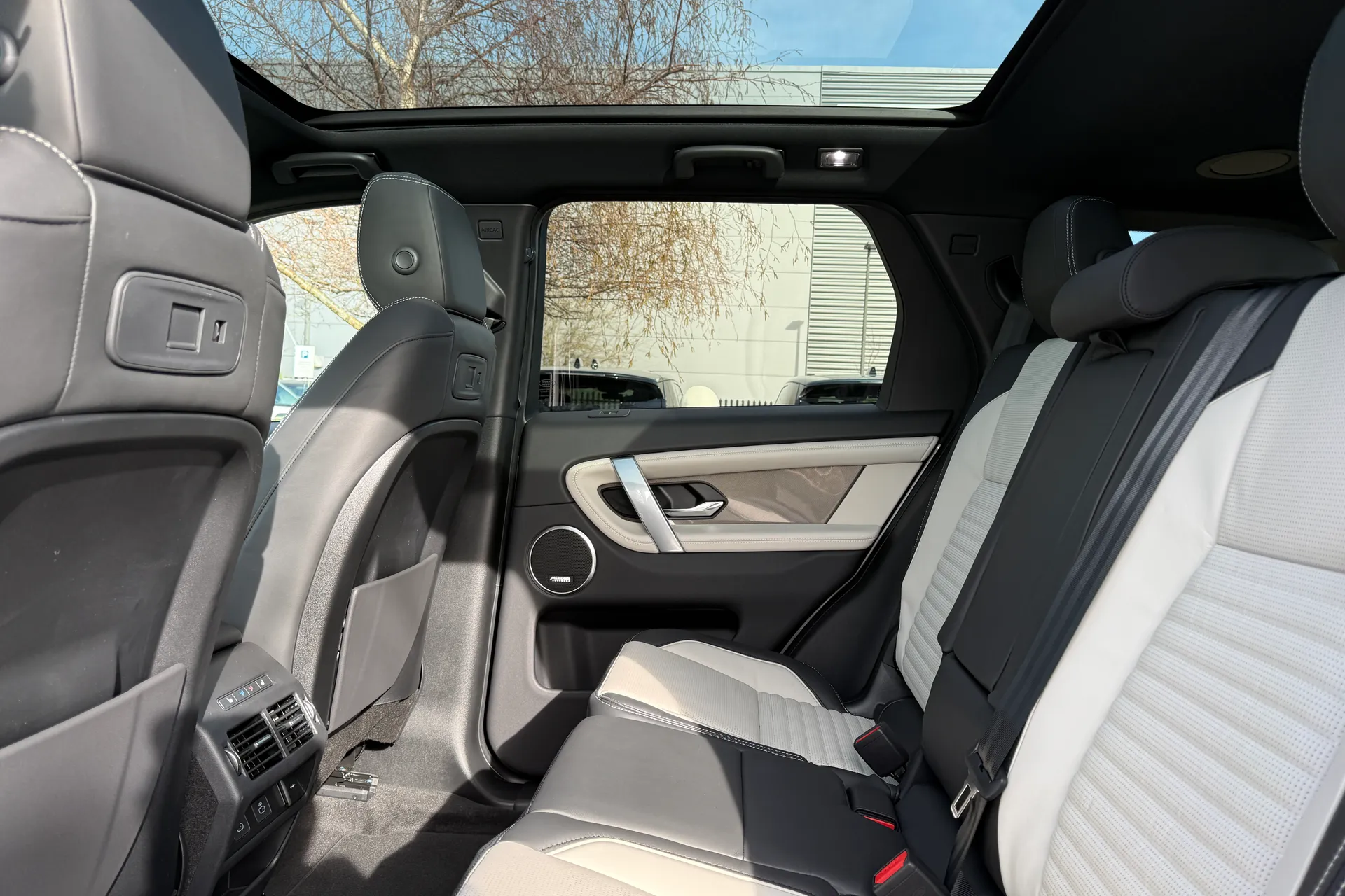 LAND ROVER DISCOVERY SPORT thumbnail image number 34