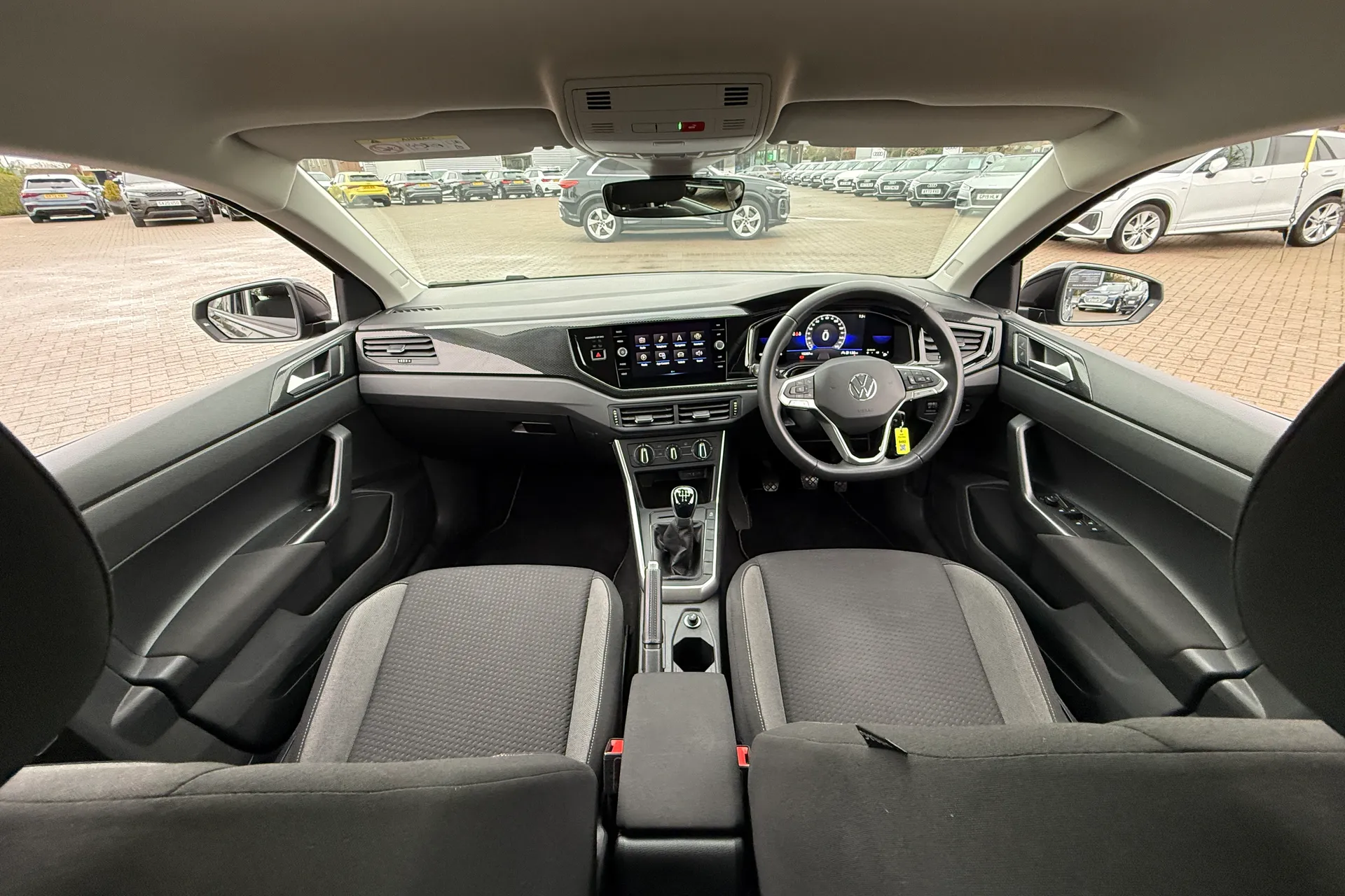 VOLKSWAGEN POLO thumbnail image number 3