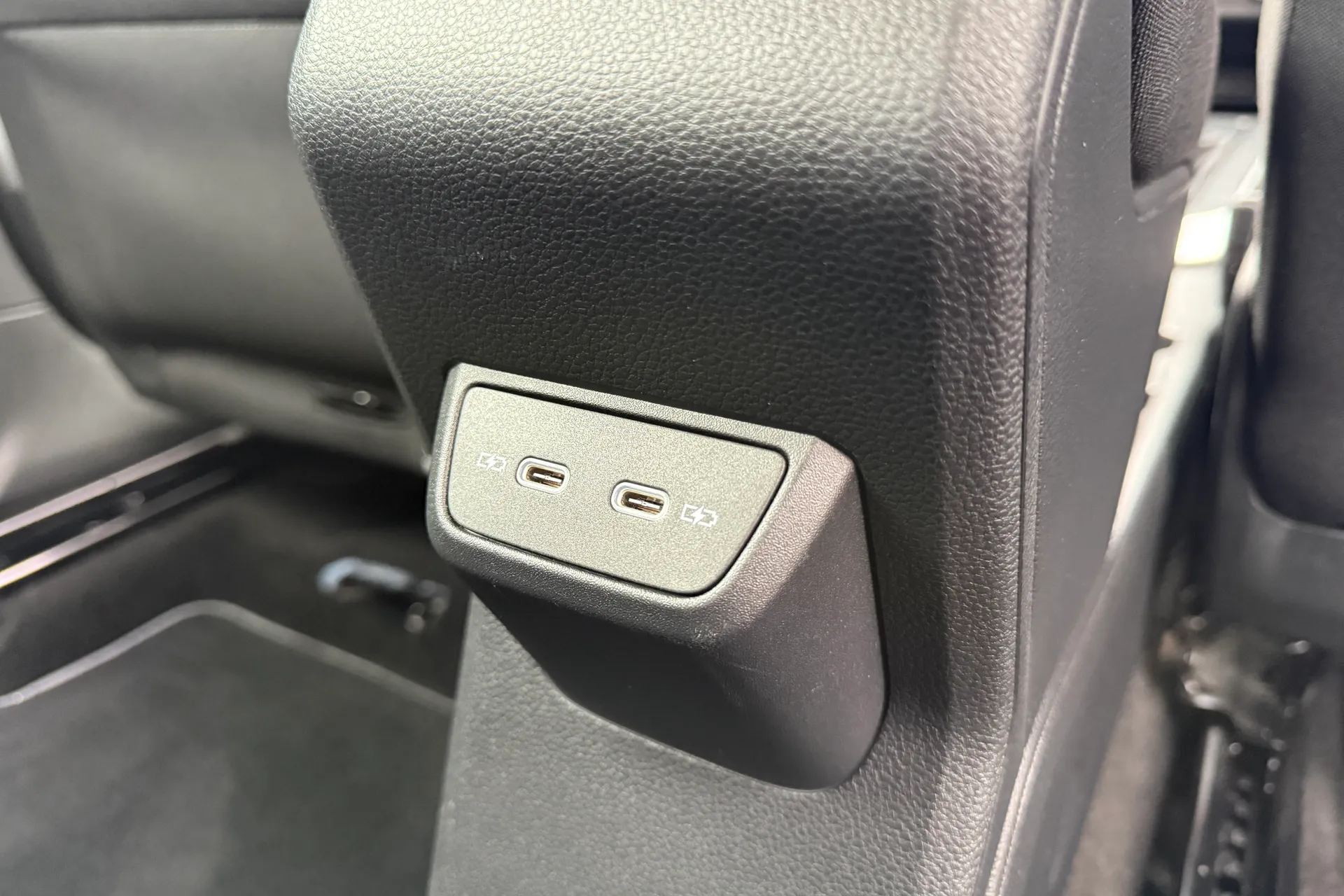 VOLKSWAGEN POLO thumbnail image number 37