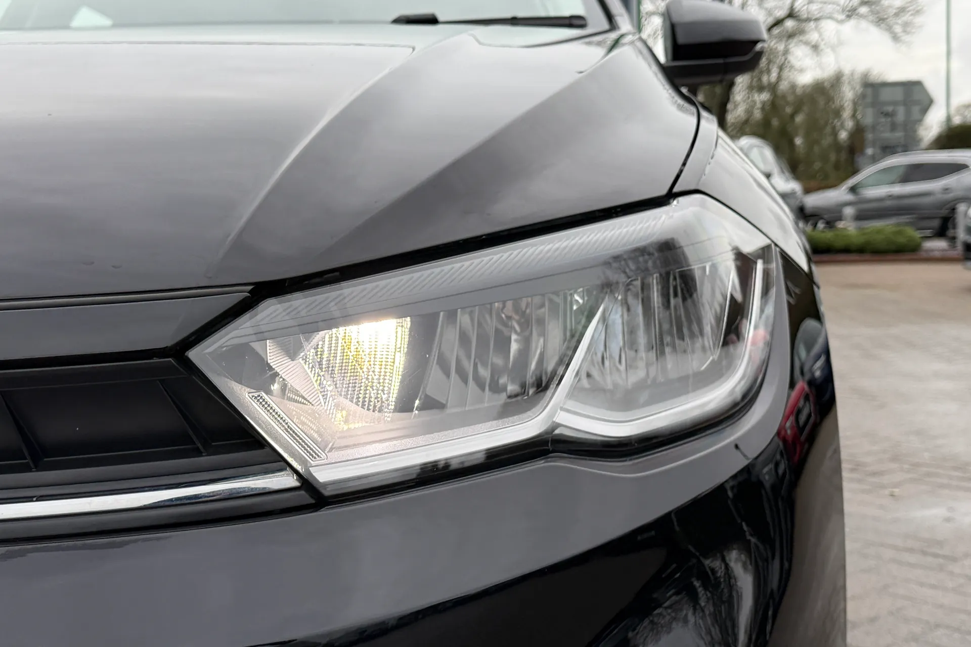 VOLKSWAGEN POLO thumbnail image number 43