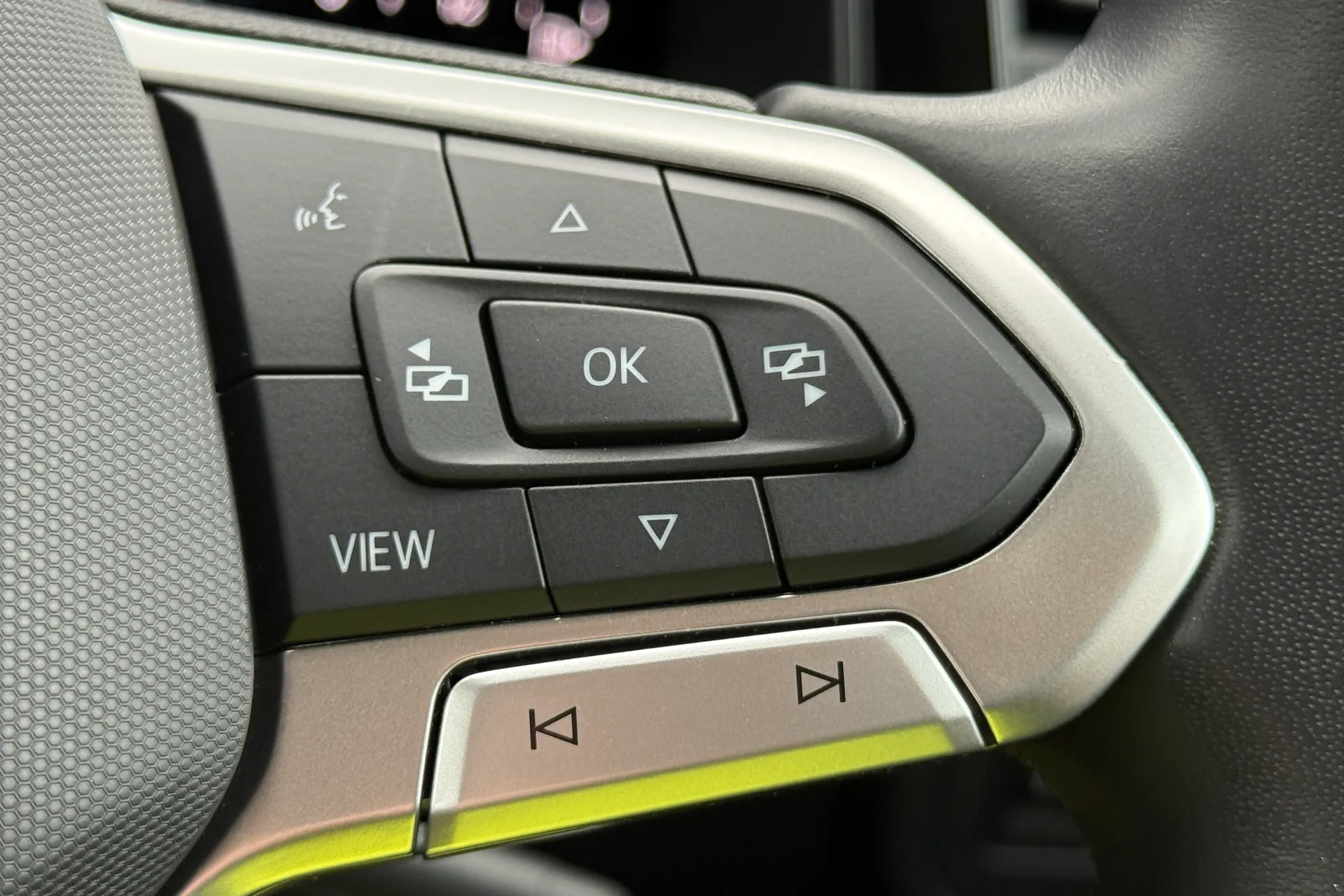 VOLKSWAGEN POLO thumbnail image number 15