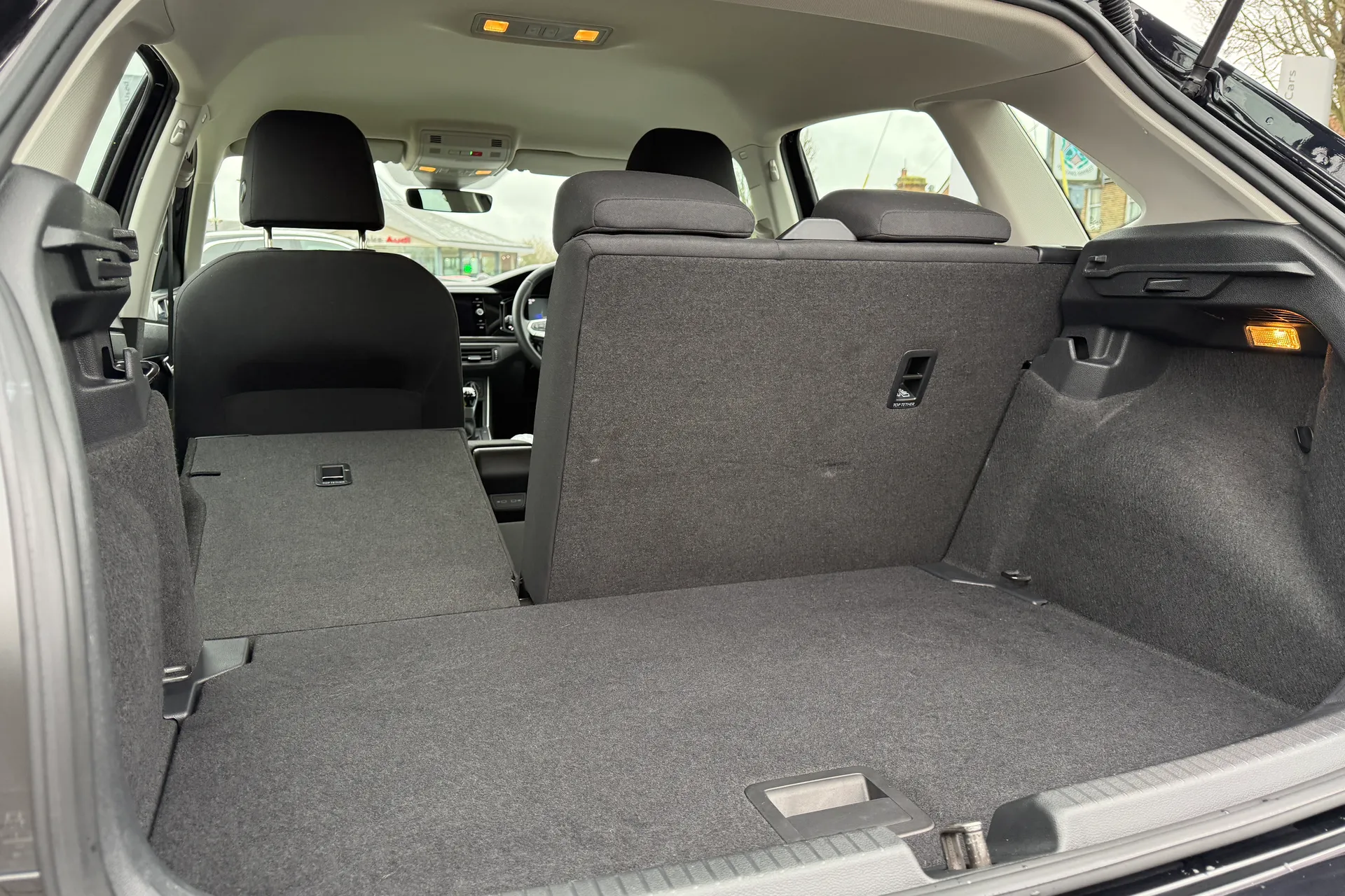 VOLKSWAGEN POLO thumbnail image number 28