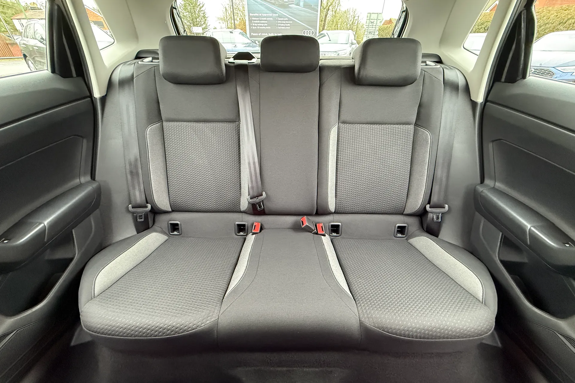 VOLKSWAGEN POLO thumbnail image number 29