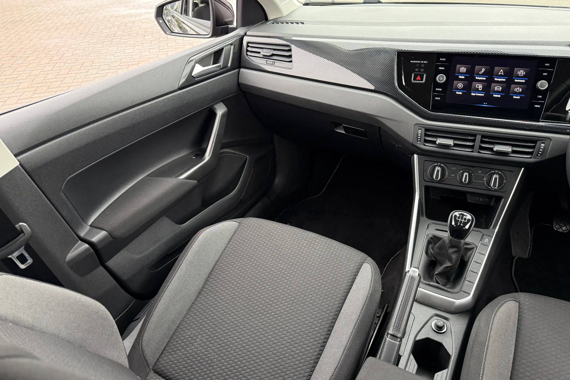 VOLKSWAGEN POLO thumbnail image number 30