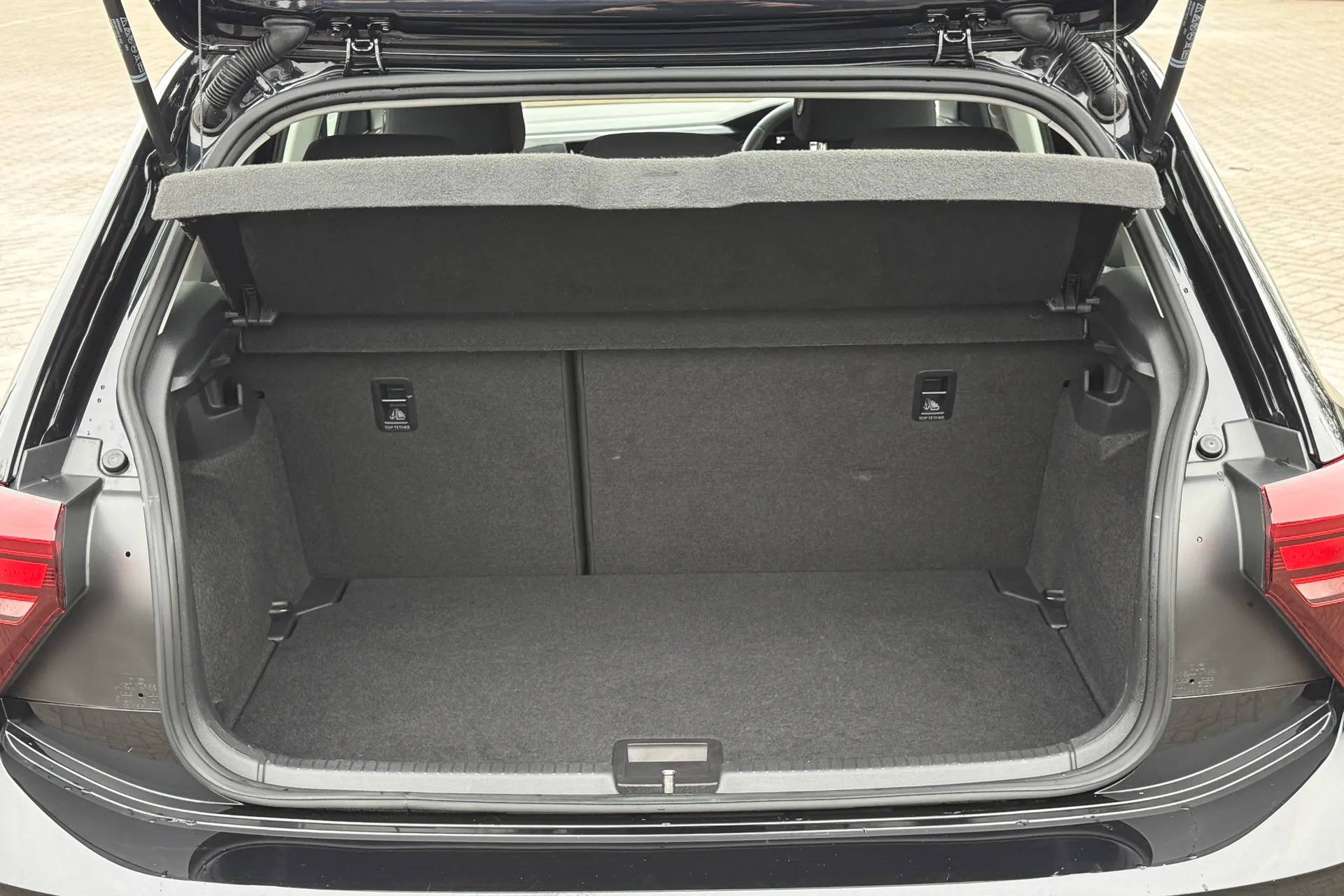 VOLKSWAGEN POLO thumbnail image number 27