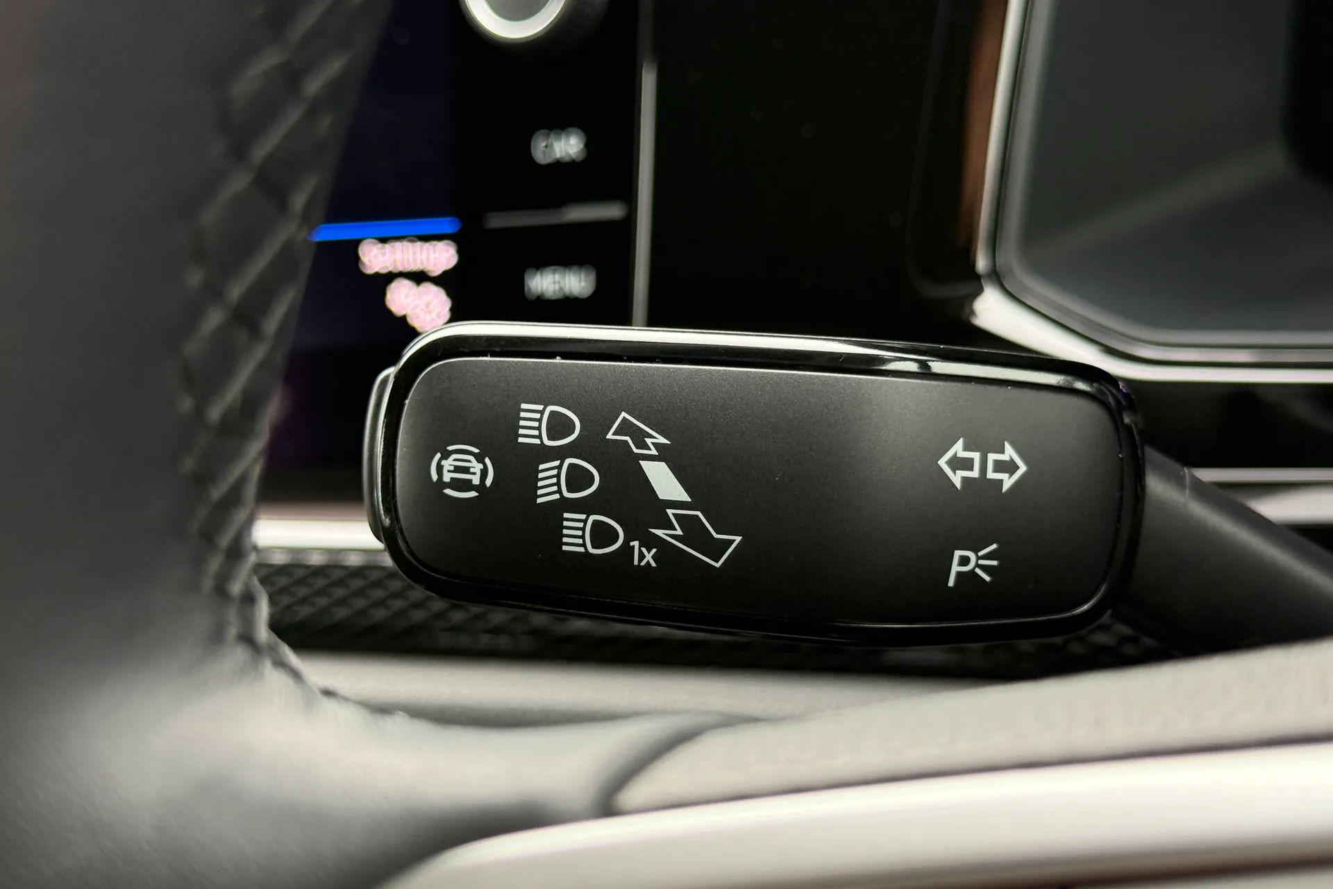 VOLKSWAGEN POLO thumbnail image number 11