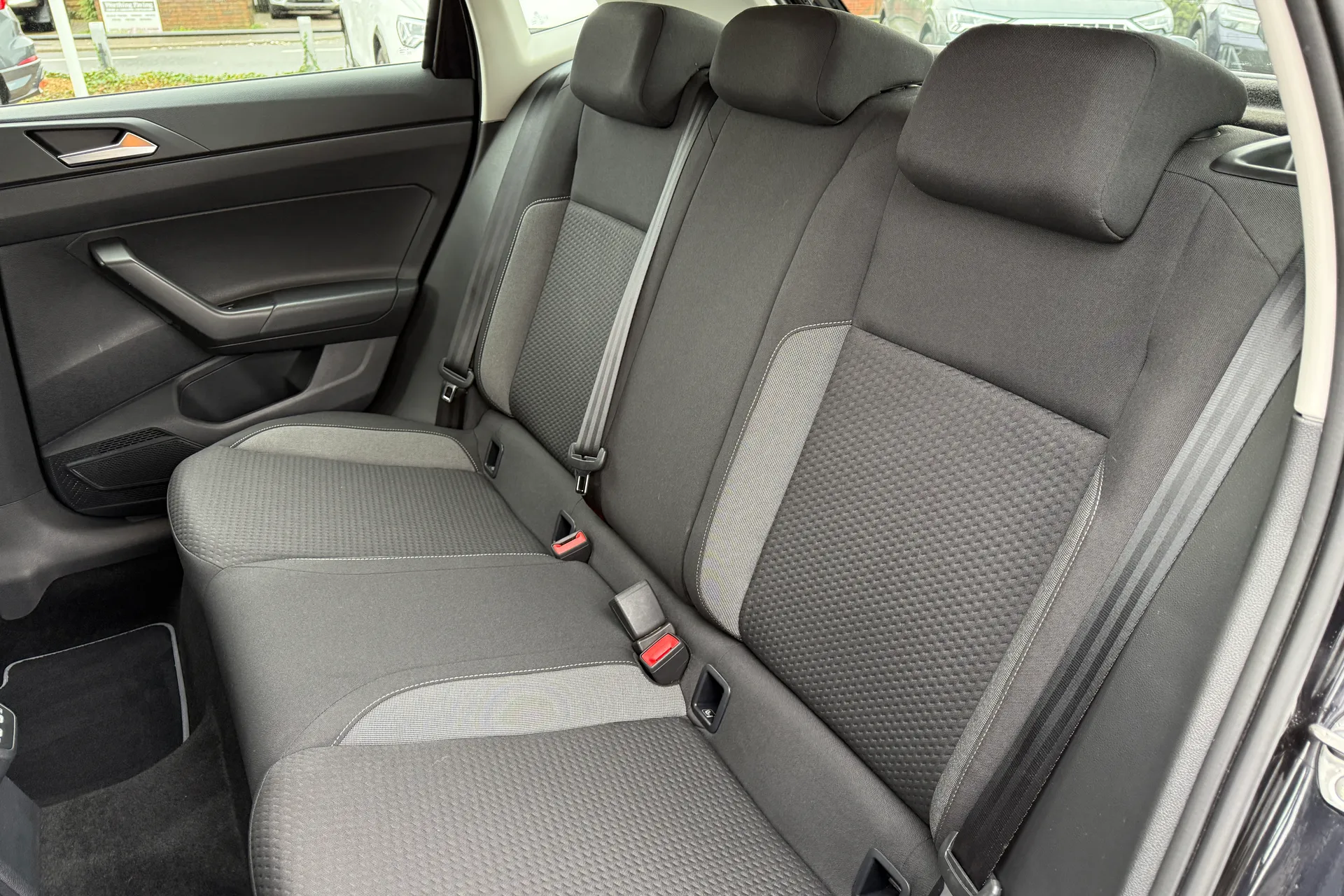 VOLKSWAGEN POLO thumbnail image number 33