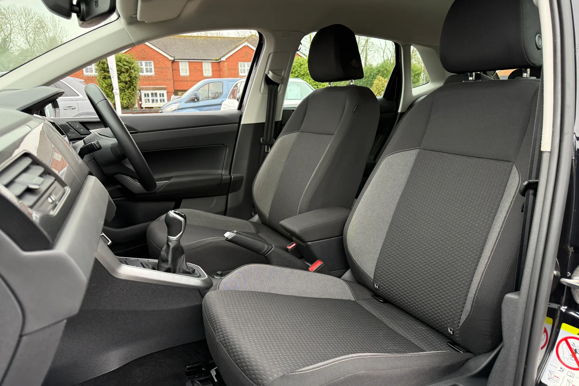 VOLKSWAGEN POLO thumbnail image number 23