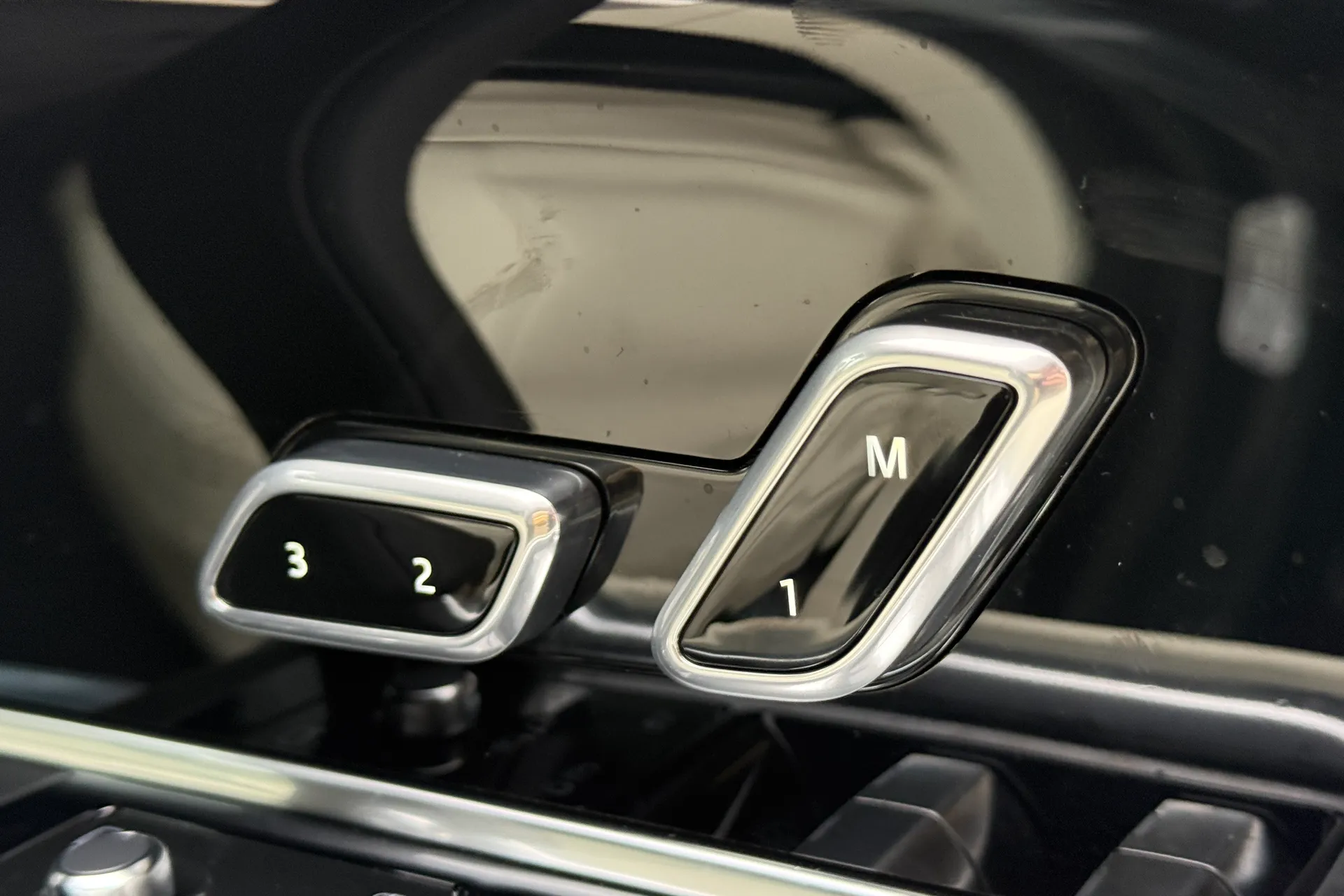 LAND ROVER RANGE ROVER thumbnail image number 49