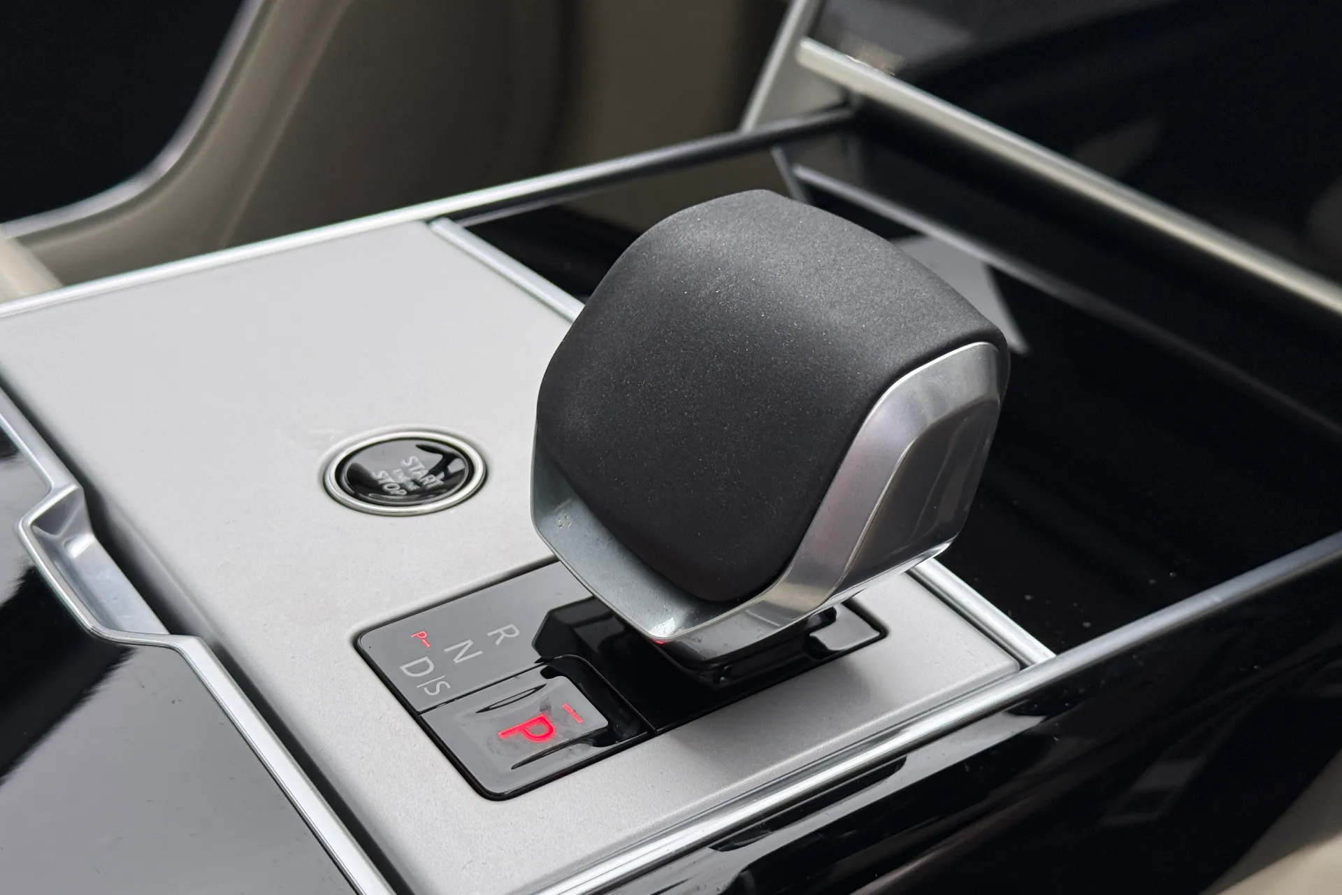 LAND ROVER RANGE ROVER thumbnail image number 20