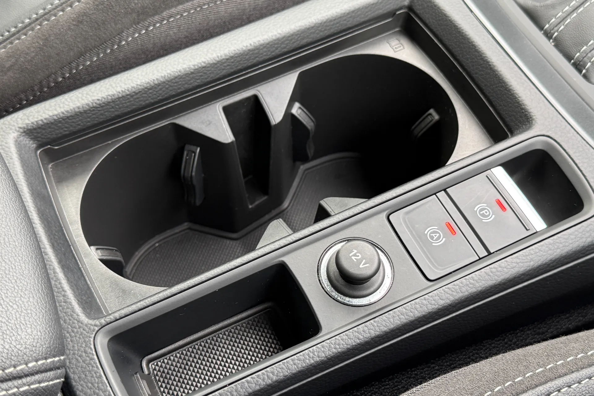 Audi Q3 thumbnail image number 38