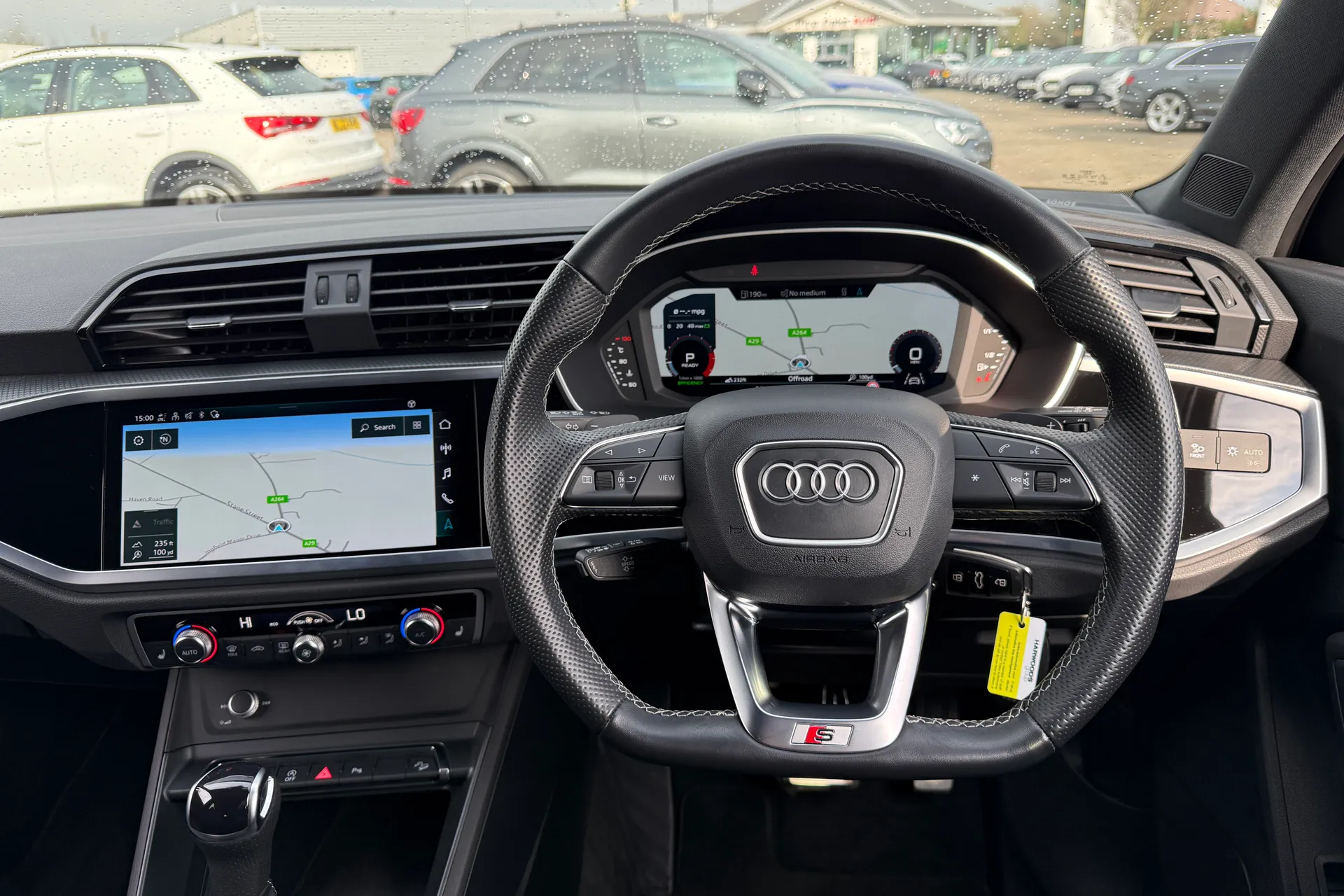 Audi Q3 thumbnail image number 6