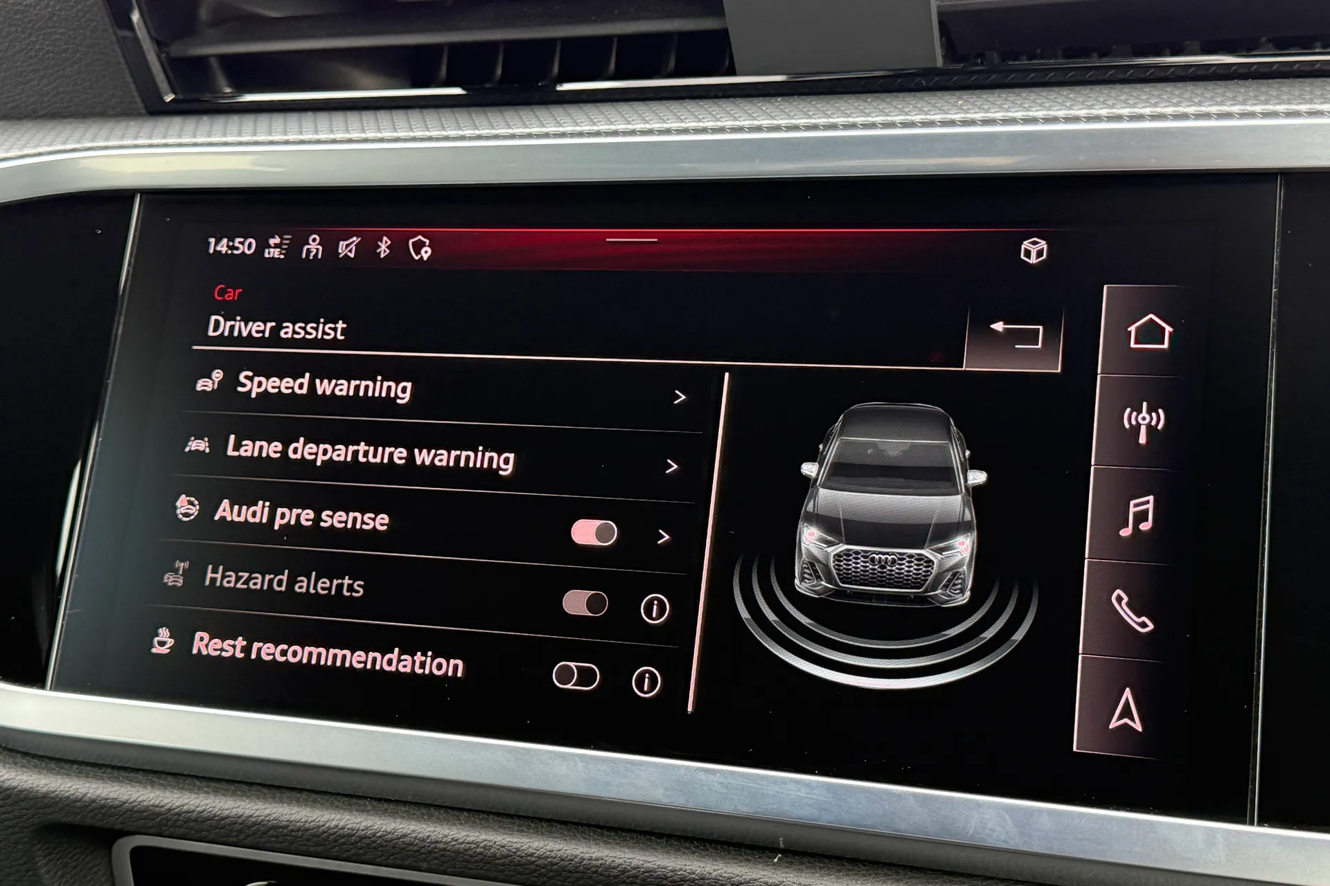 Audi Q3 thumbnail image number 9