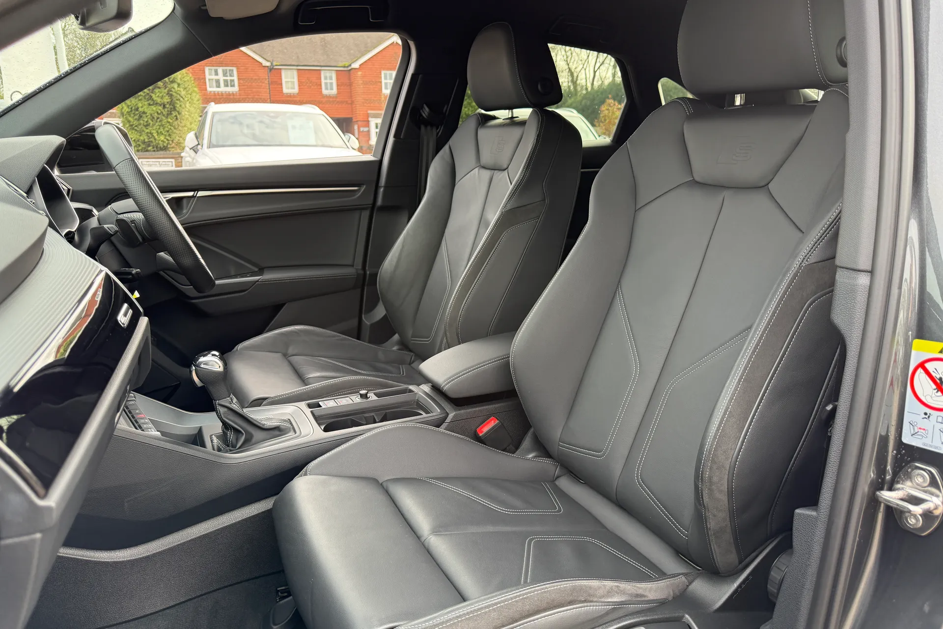 Audi Q3 thumbnail image number 27