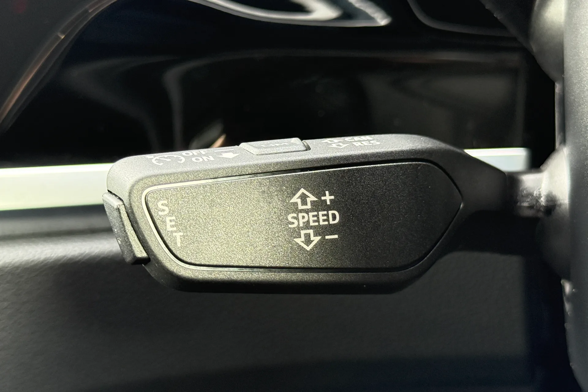 Audi Q3 thumbnail image number 15