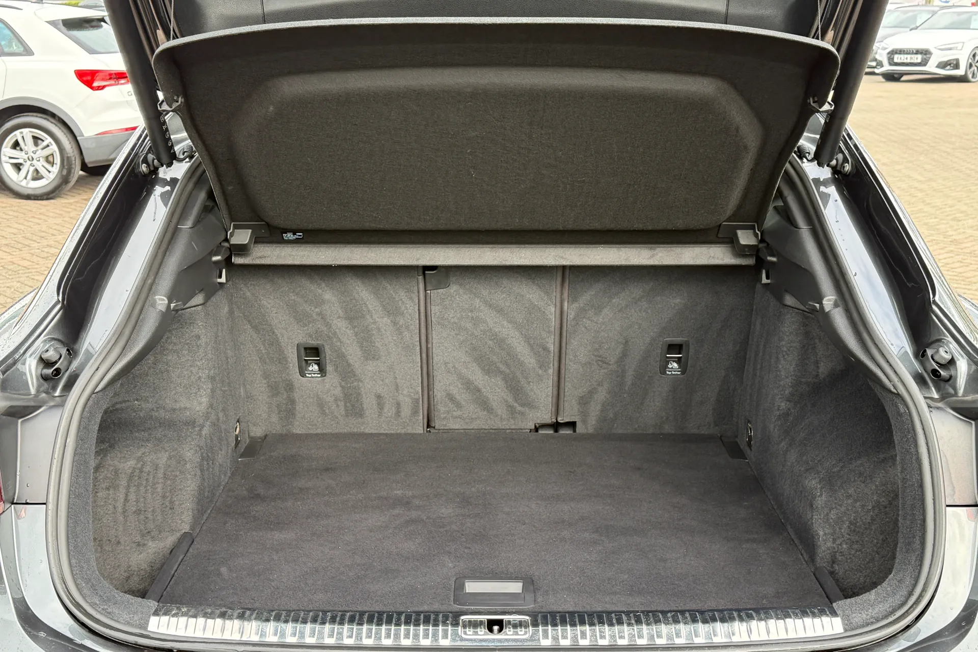 Audi Q3 thumbnail image number 32