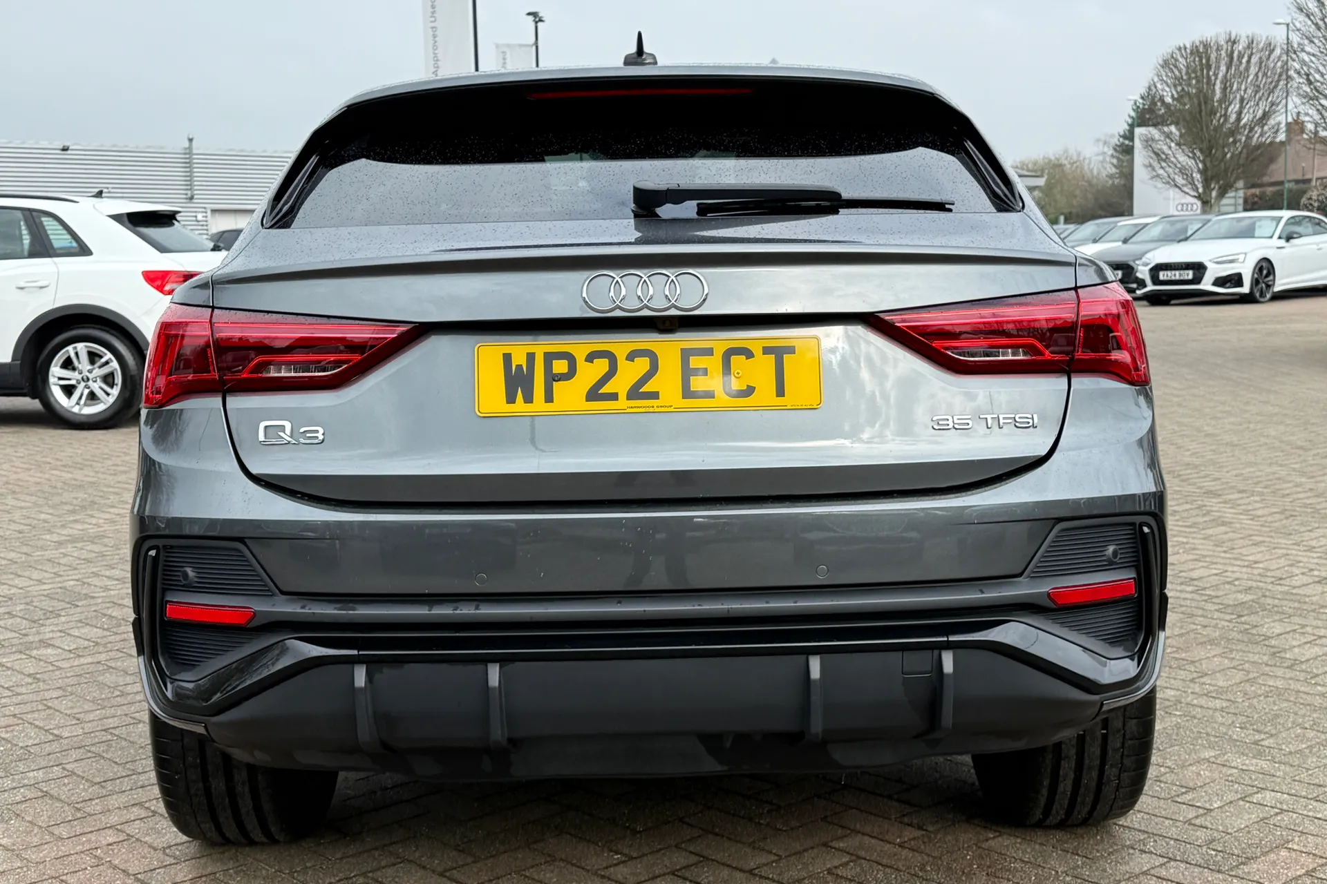 Audi Q3 thumbnail image number 30