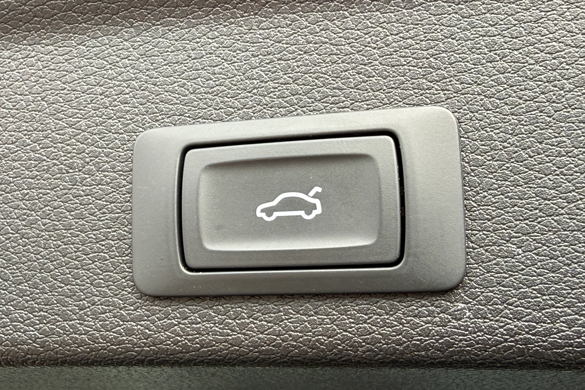 Audi Q3 thumbnail image number 34