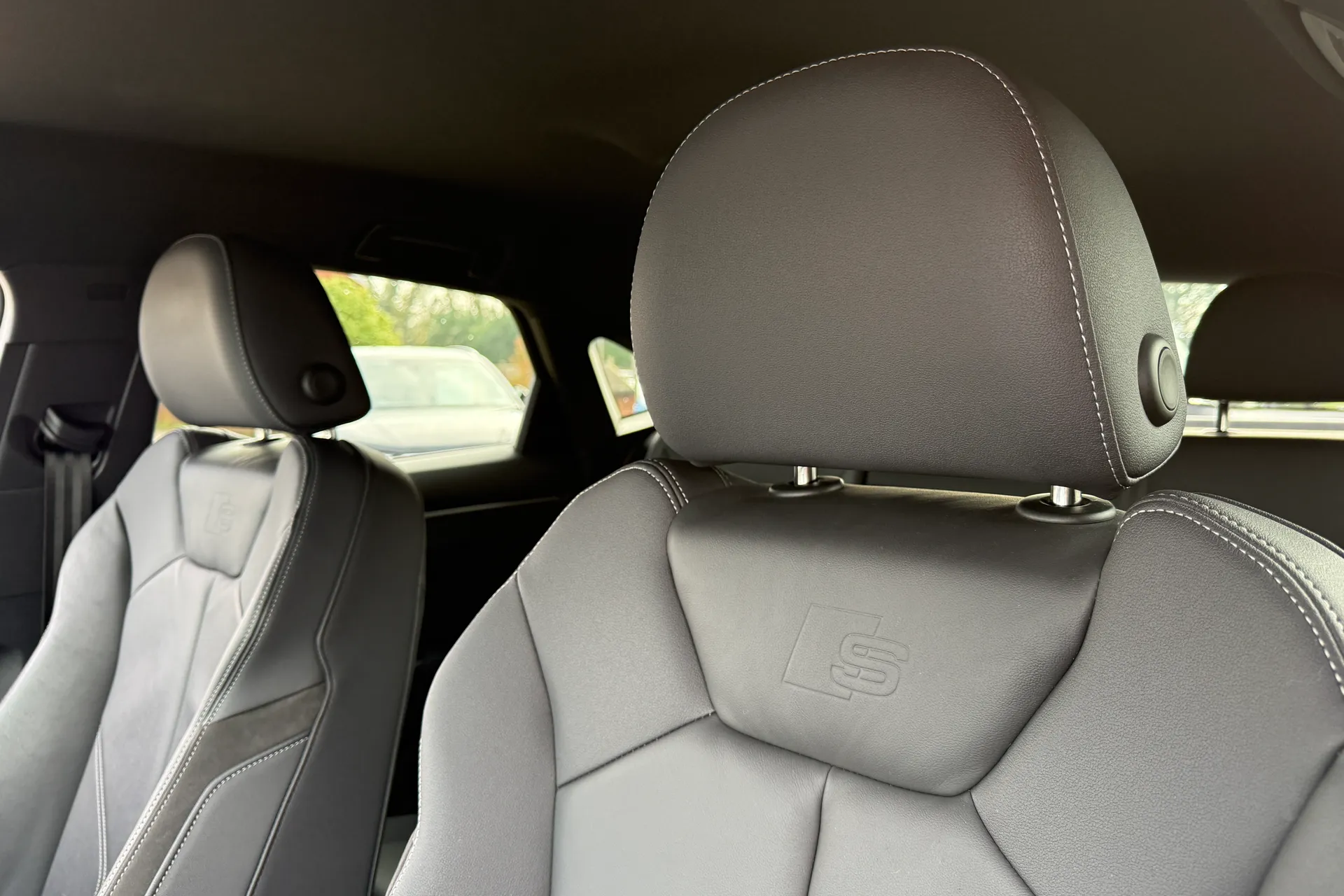 Audi Q3 thumbnail image number 28