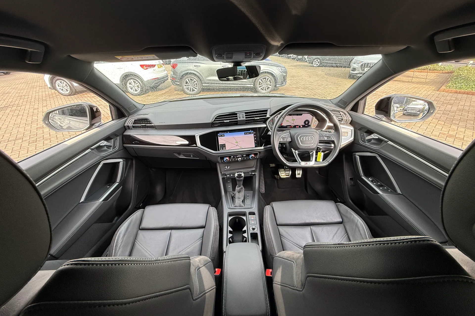 Audi Q3 thumbnail image number 3